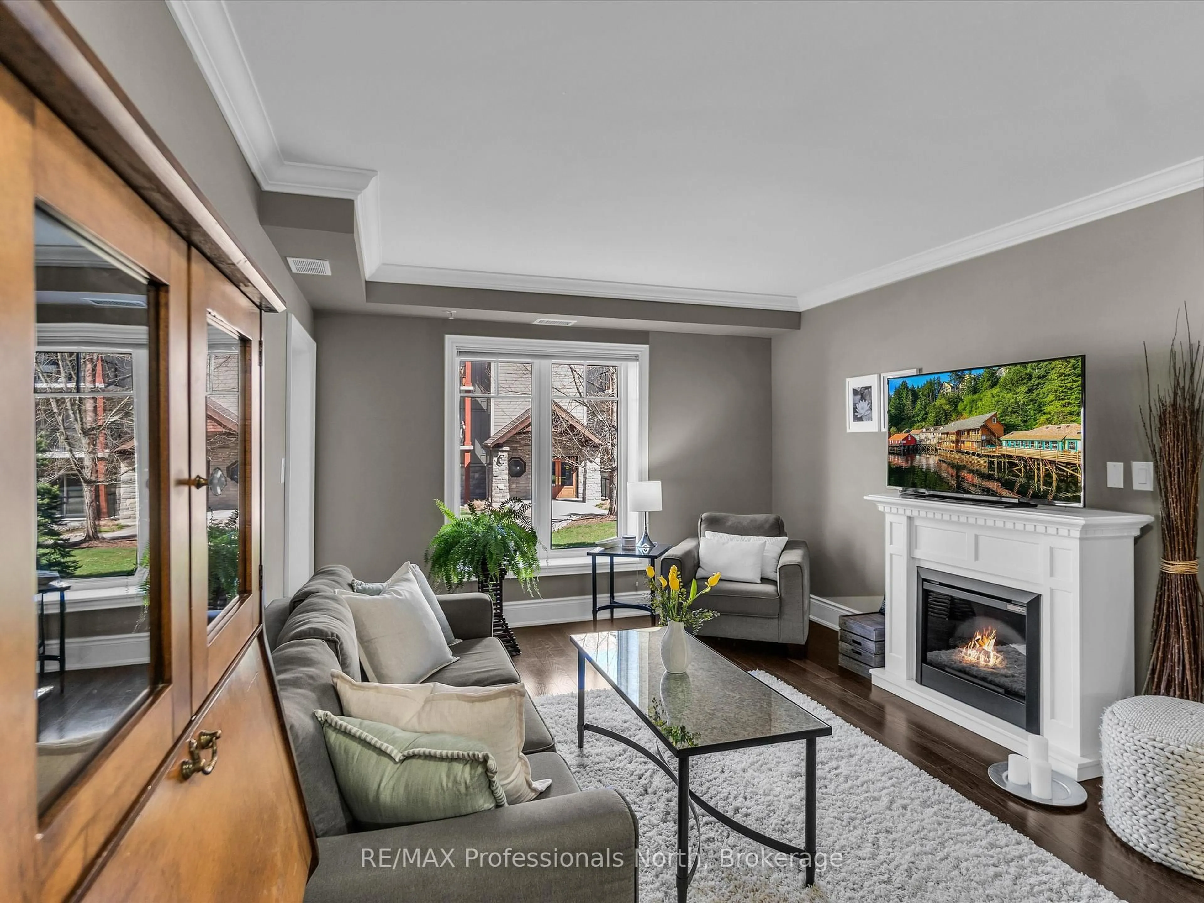 Living room with furniture, unknown for 391B Manitoba St #106, Bracebridge Ontario P1L 0B5
