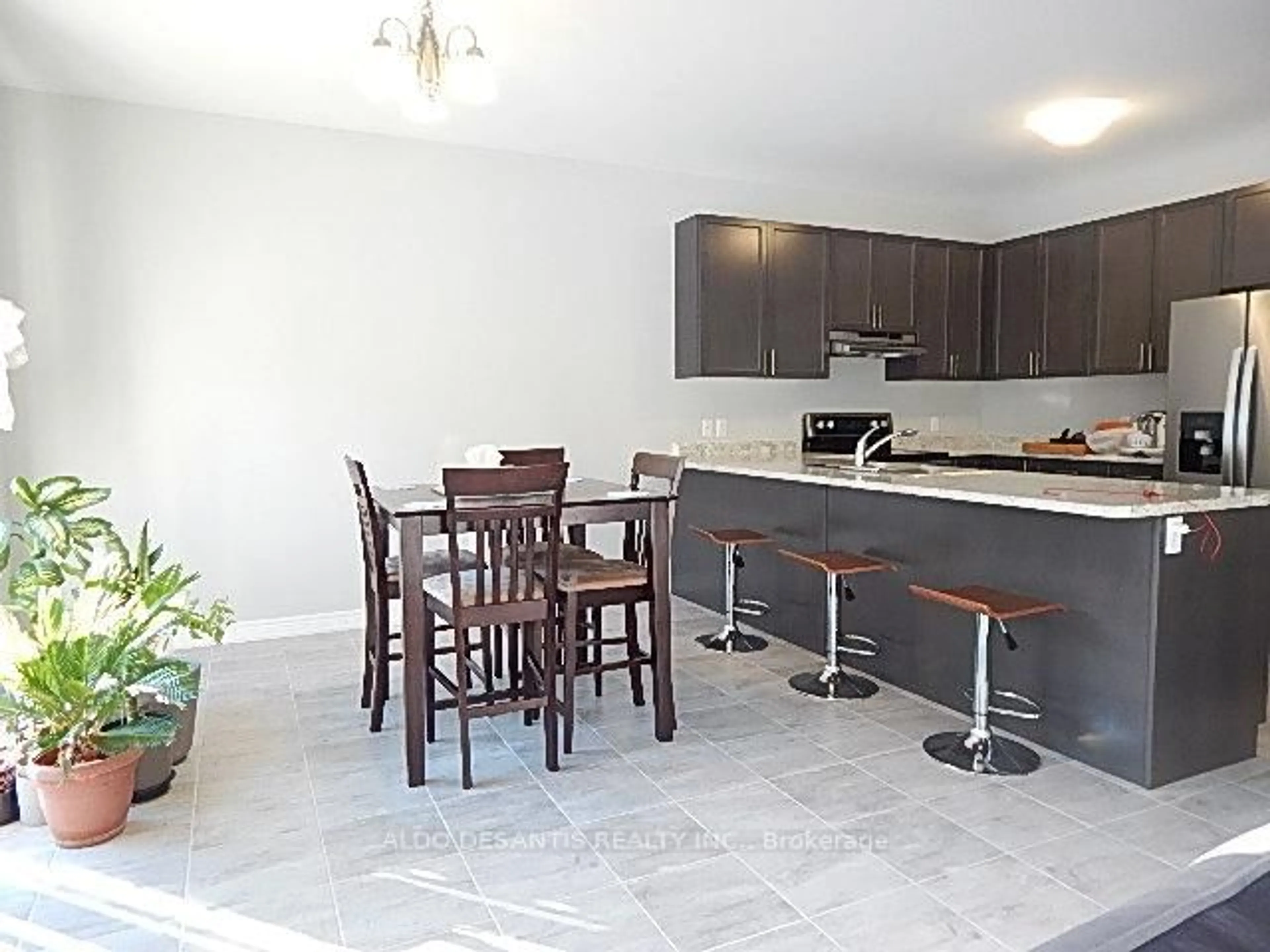 Open concept kitchen, ceramic/tile floor for 278 Dalgleish Tr, Hamilton Ontario L0R 1P0