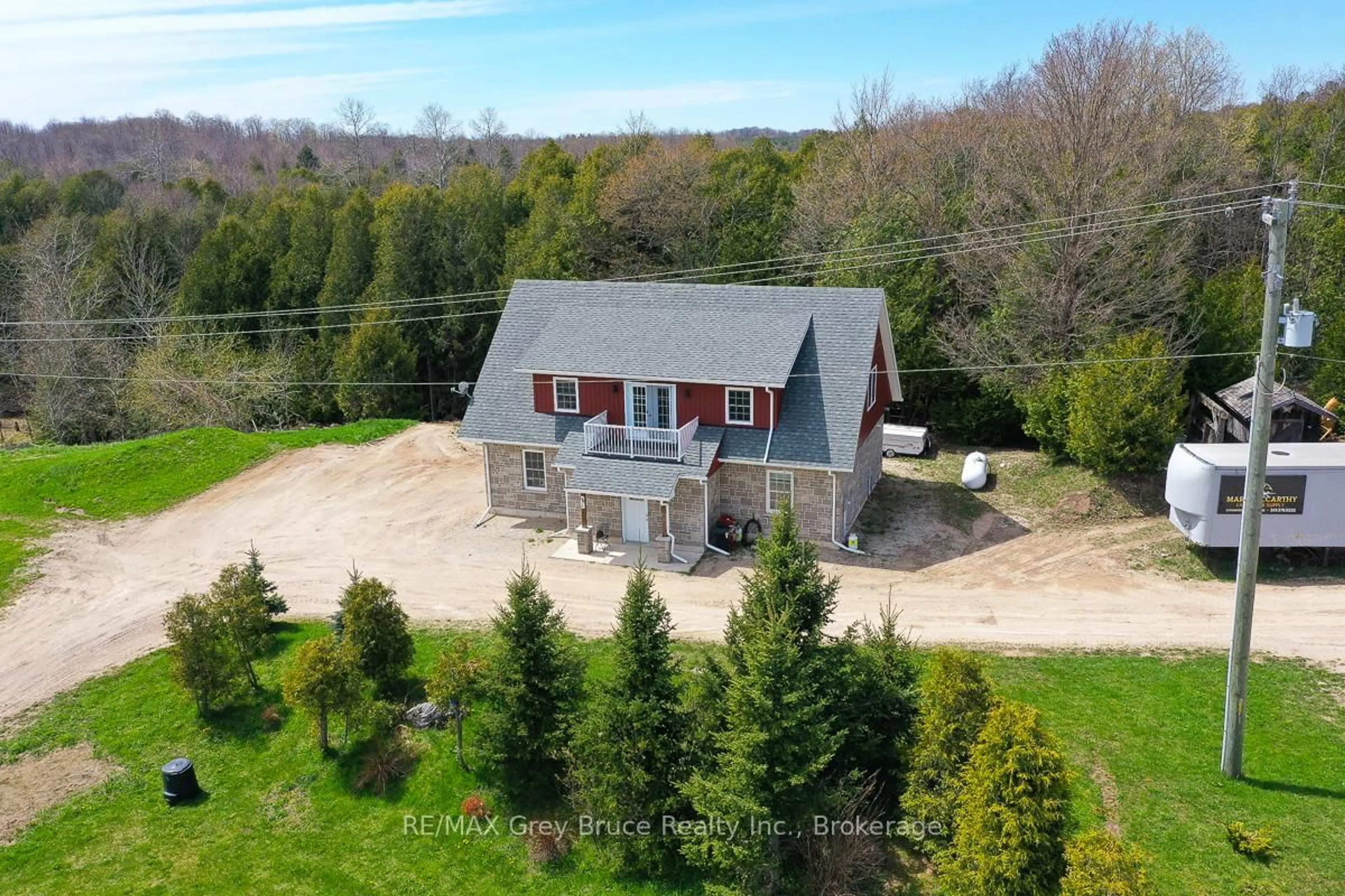 A pic from outside/outdoor area/front of a property/back of a property/a pic from drone, building for 717052 West Back Line, Chatsworth Ontario N0H 1G0
