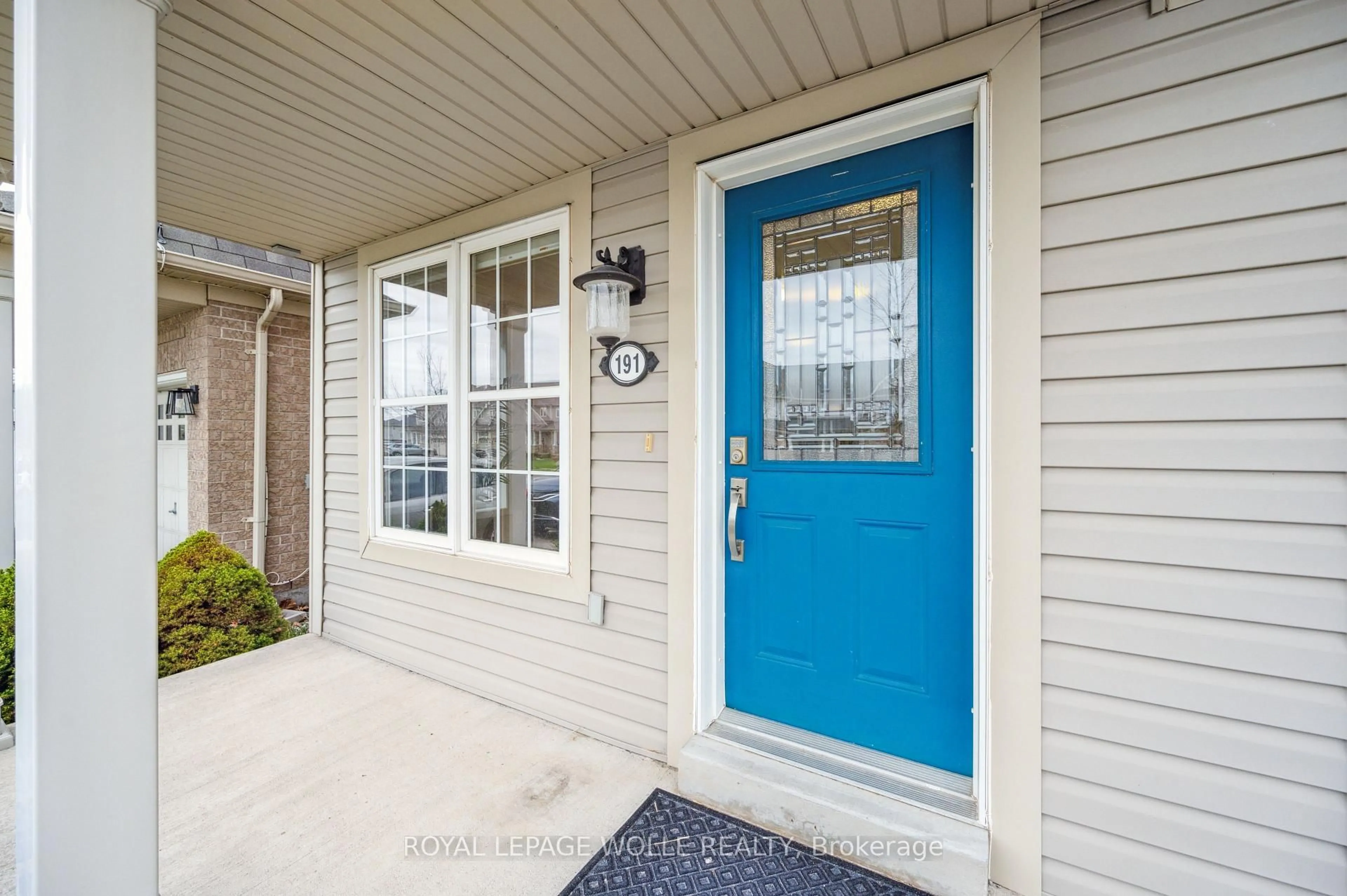 Indoor entryway for 191 Norwich Rd, Woolwich Ontario N0B 1M0