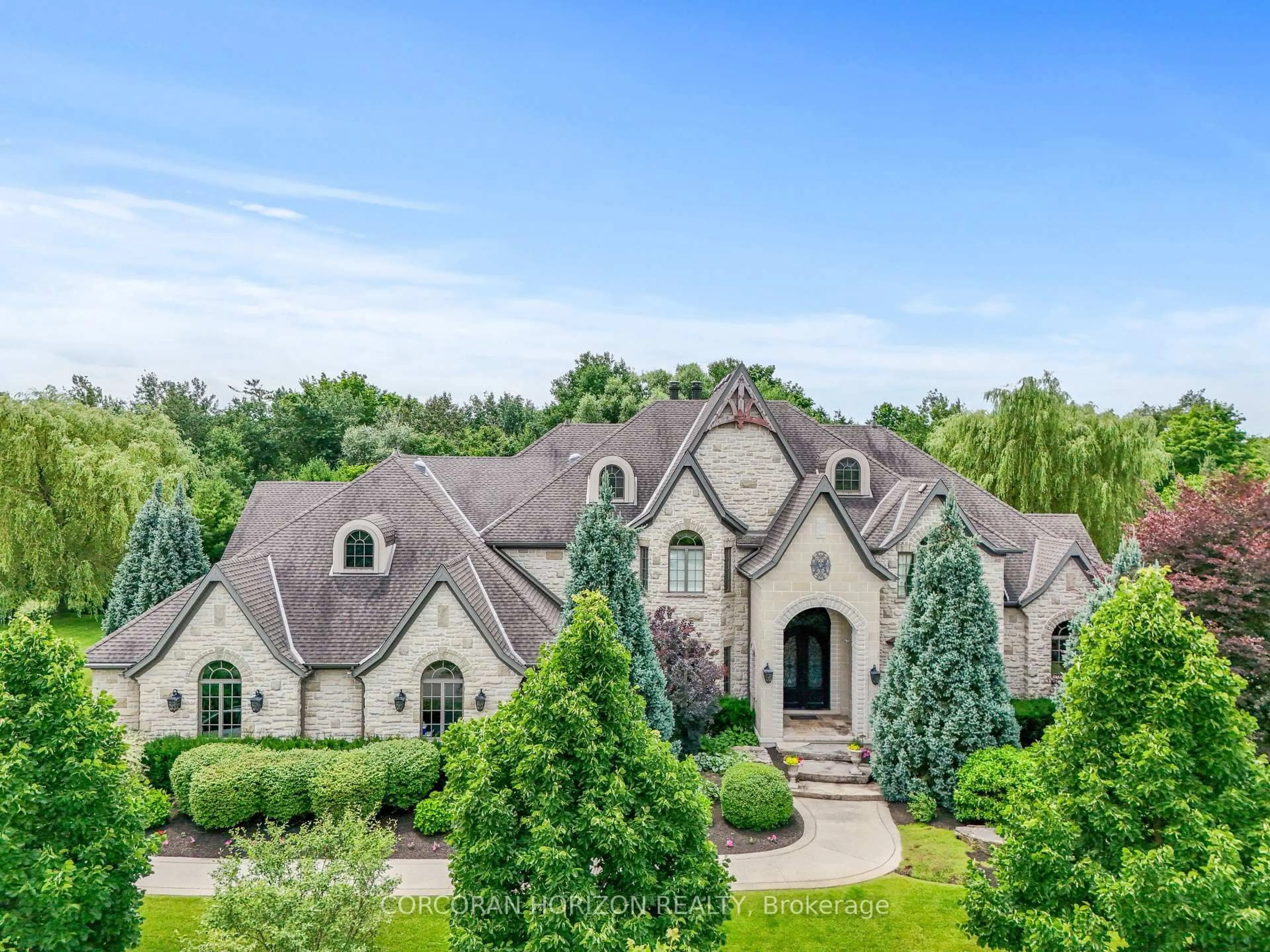 A pic from outside/outdoor area/front of a property/back of a property/a pic from drone, unknown for 87 John Bricker Rd, Cambridge Ontario N3H 4R8