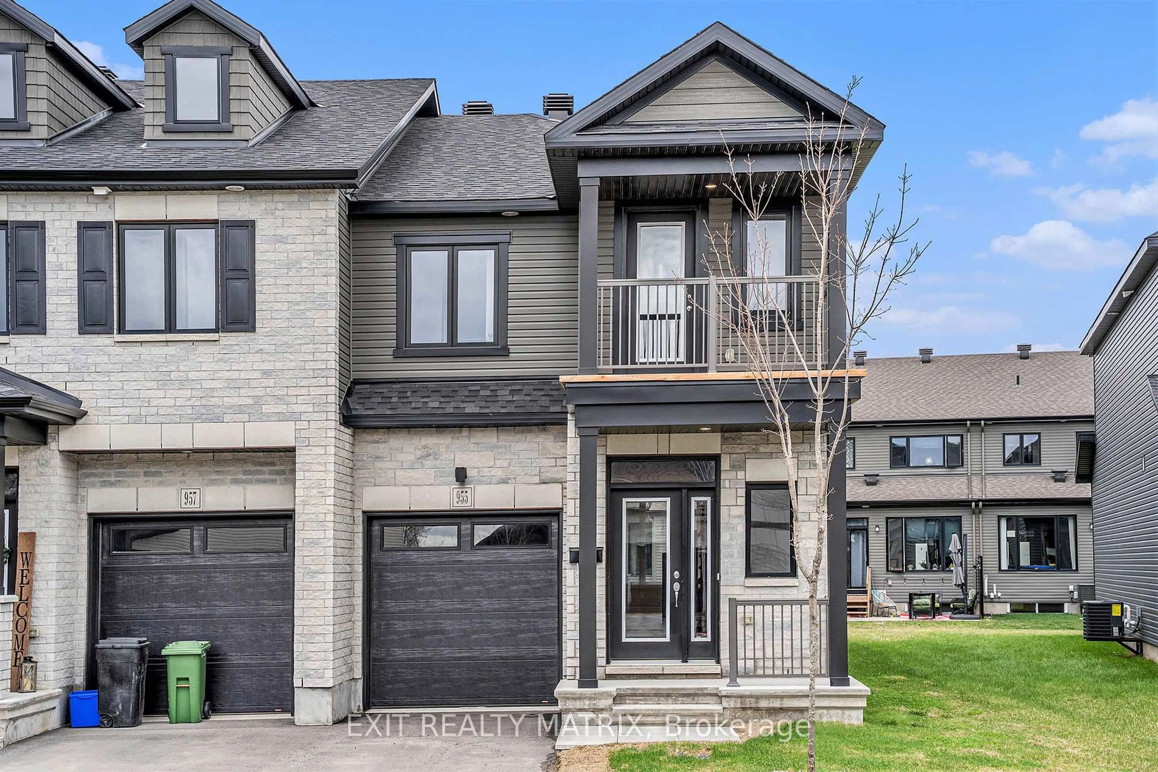 Home with brick exterior material, street for 955 Cologne St, Russell Ontario K0A 1W0