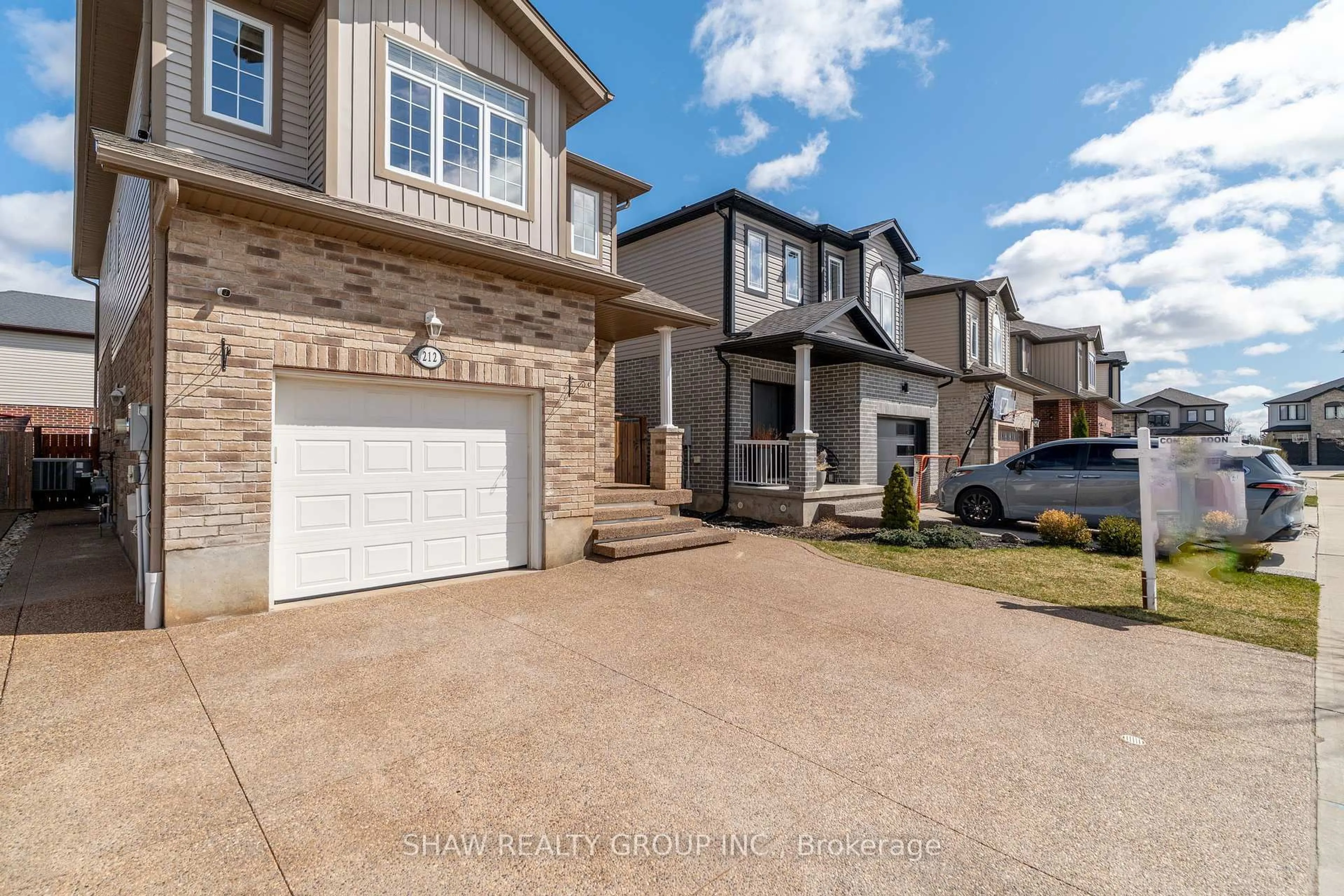 A pic from outside/outdoor area/front of a property/back of a property/a pic from drone, street for 212 Birkinshaw Rd, Cambridge Ontario N1P 0C1