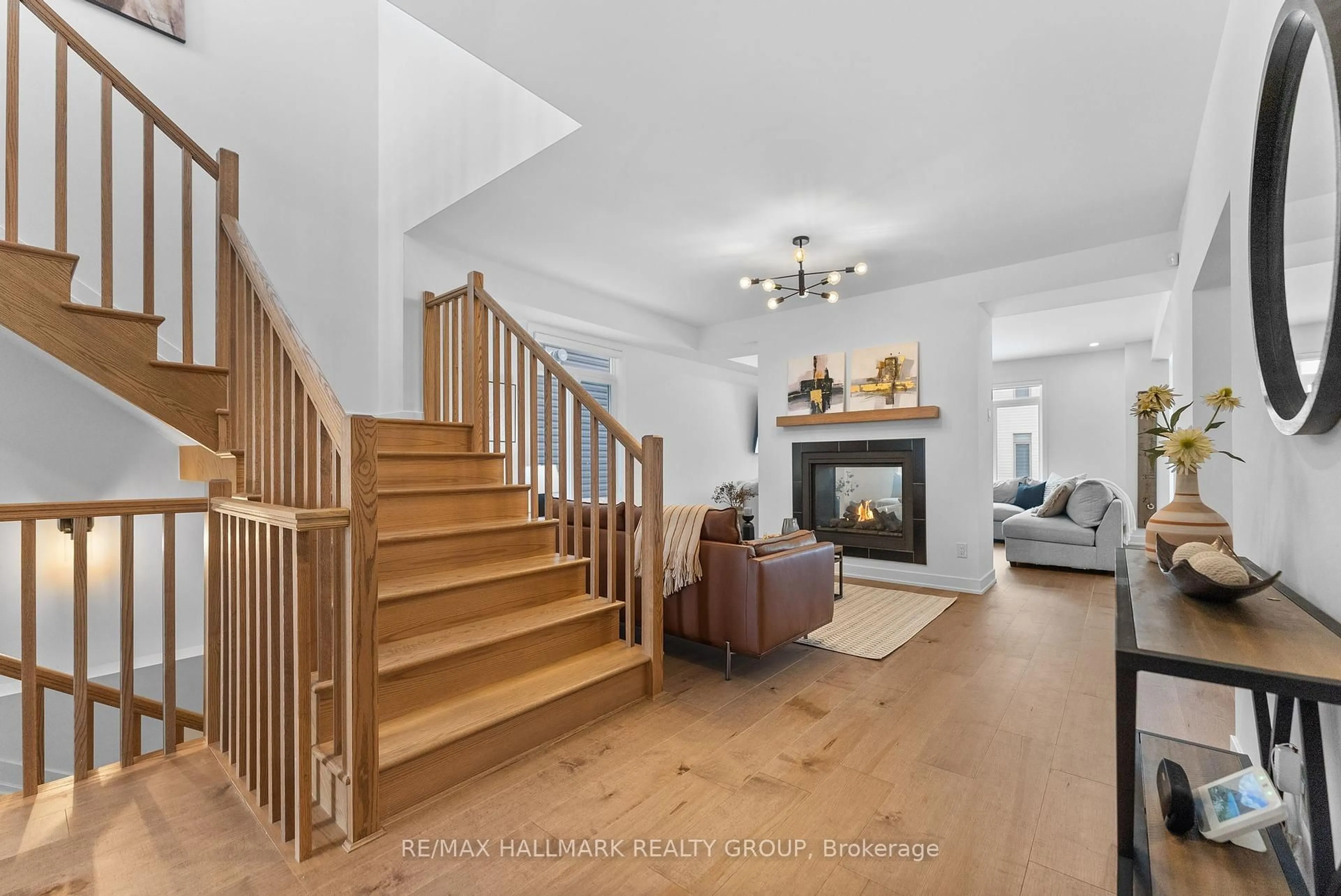 Unknown for 52 Big Dipper St, Ottawa Ontario K4M 0L7