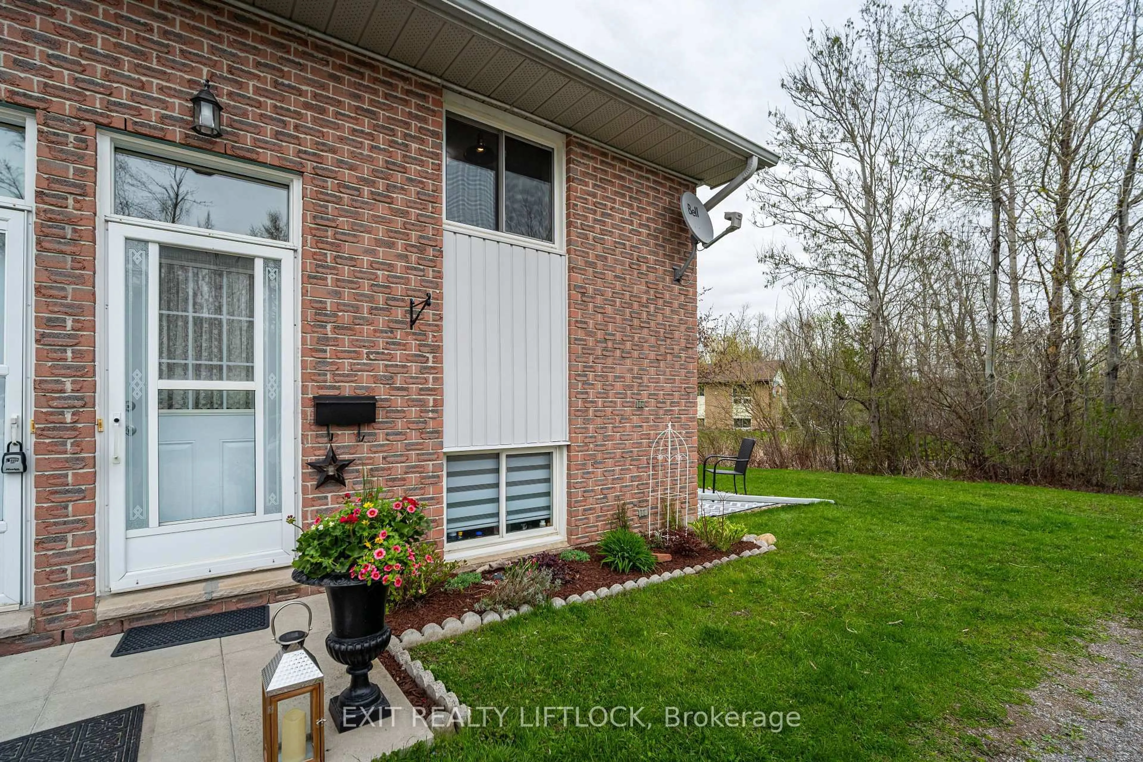 Home with brick exterior material, street for 107 Rita Cres #D, Kawartha Lakes Ontario K0L 2W0