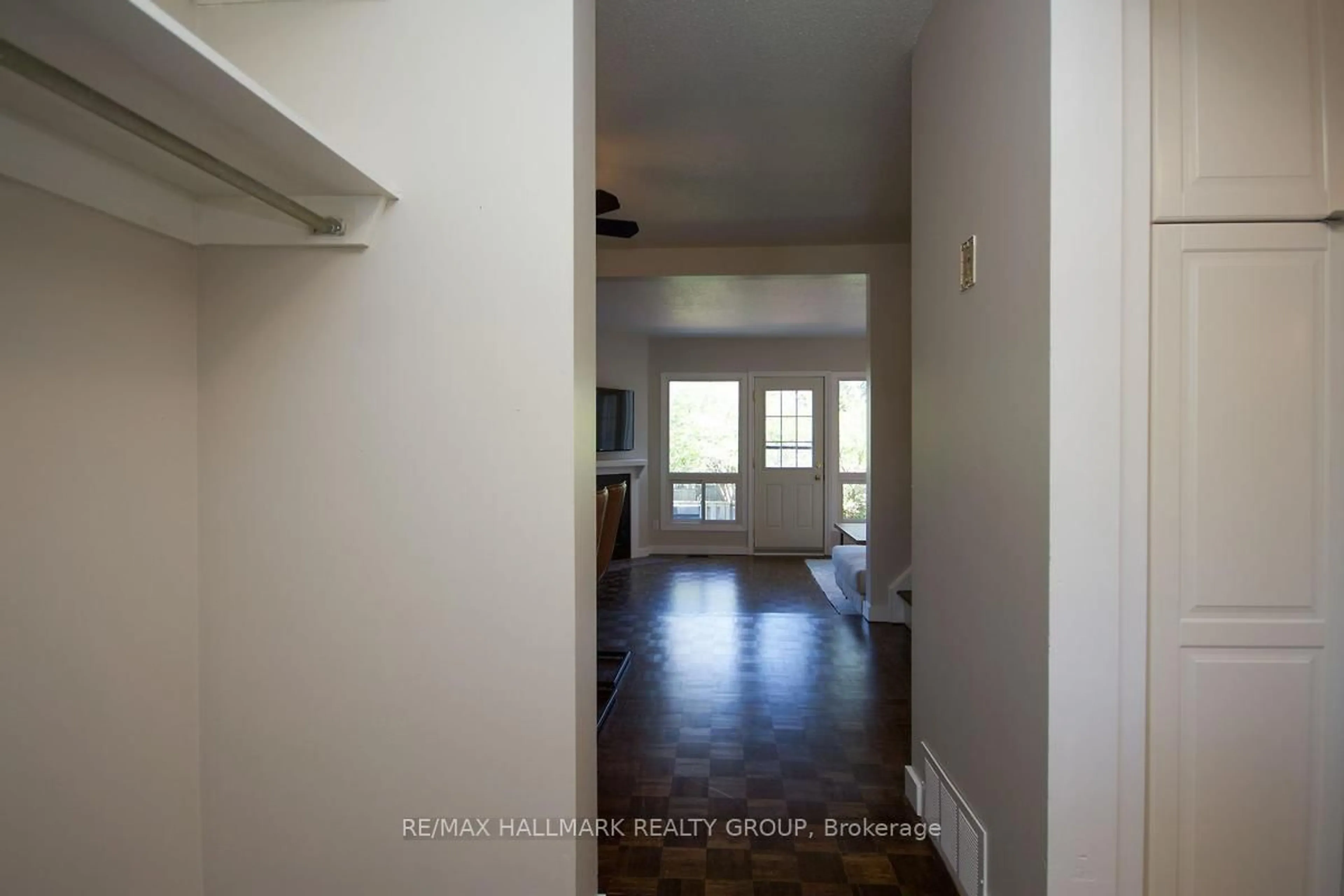 Indoor entryway for 3 Spring Grove Lane #D, Barrhaven Ontario K2J 2C5