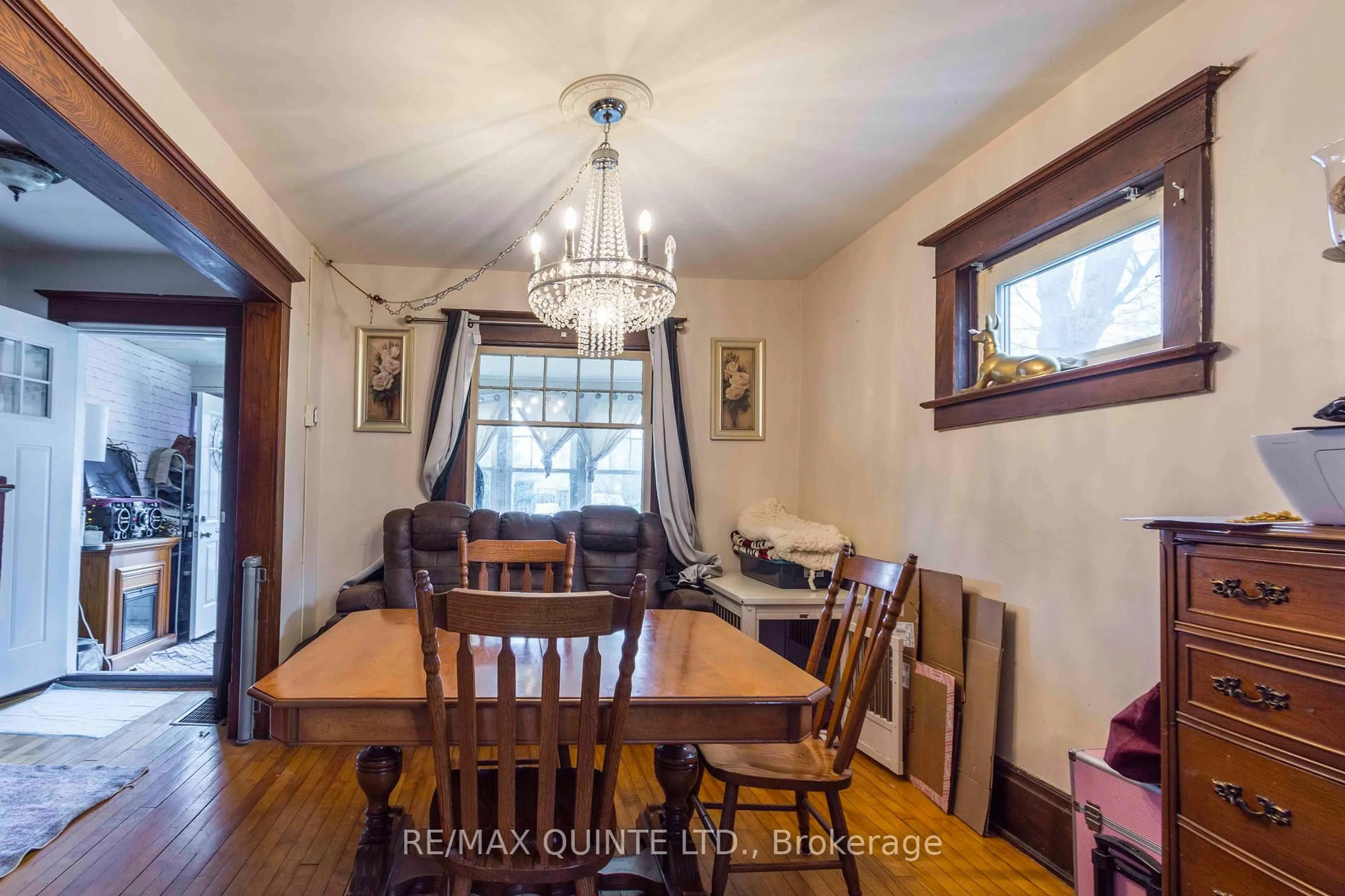 Dining room, unknown for 90 Shuter St, Quinte West Ontario K8V 1M1