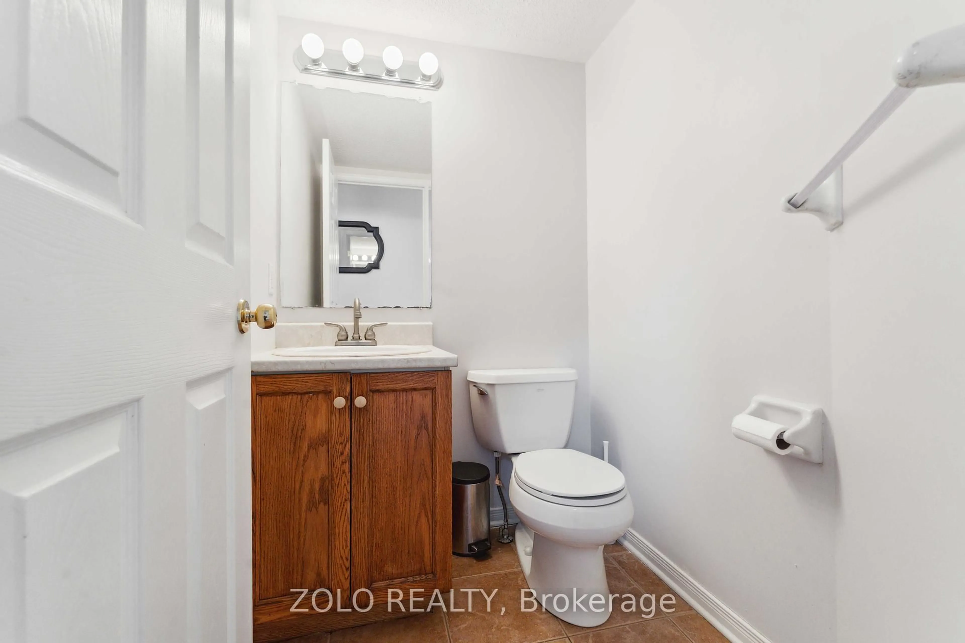 Standard bathroom, unknown for 2859 Millstream Way, Ottawa Ontario K1T 4A3