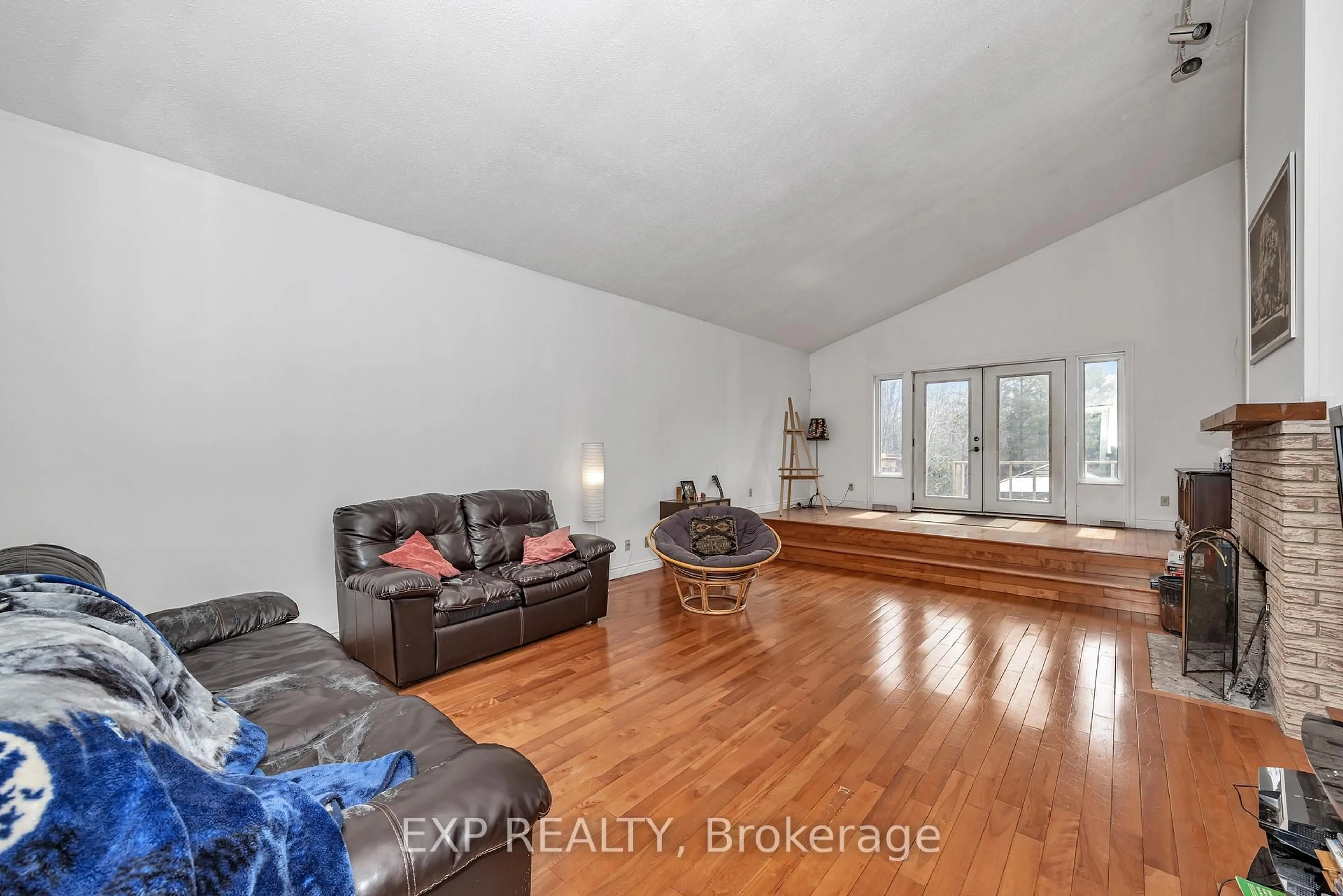 Living room with furniture, unknown for 490 Craig Rd, North Grenville Ontario K0G 1S0