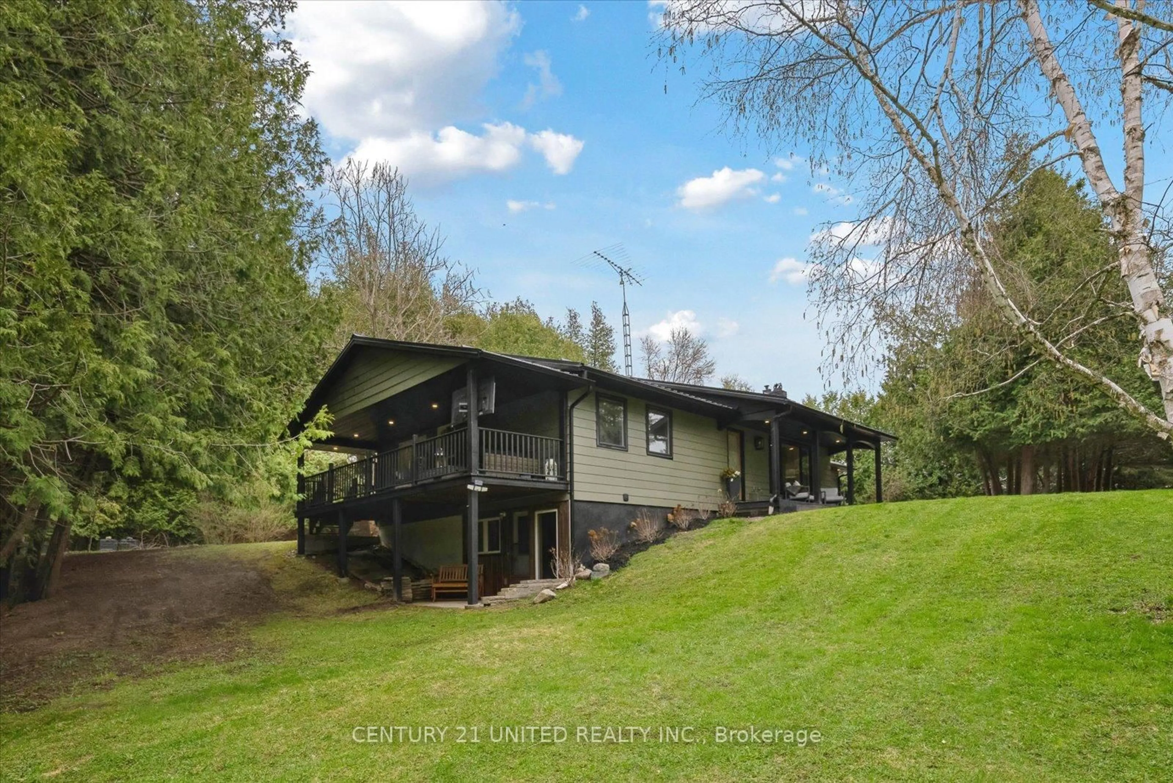 A pic from outside/outdoor area/front of a property/back of a property/a pic from drone, water/lake/river/ocean view for 16 Lawson Dr, Trent Hills Ontario K0K 3K0