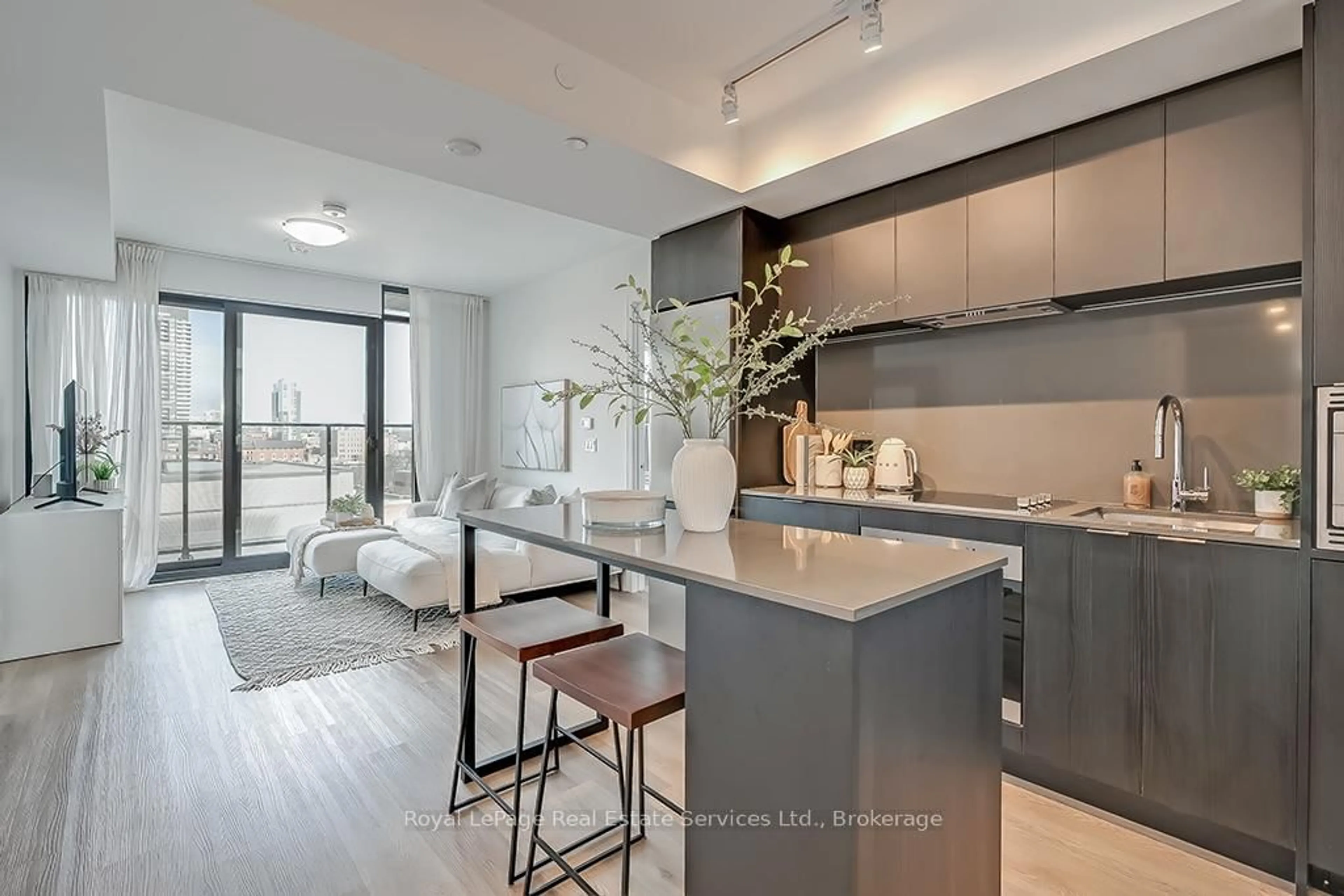 Open concept kitchen, unknown for 1 Jarvis St #912, Hamilton Ontario L8R 3J2