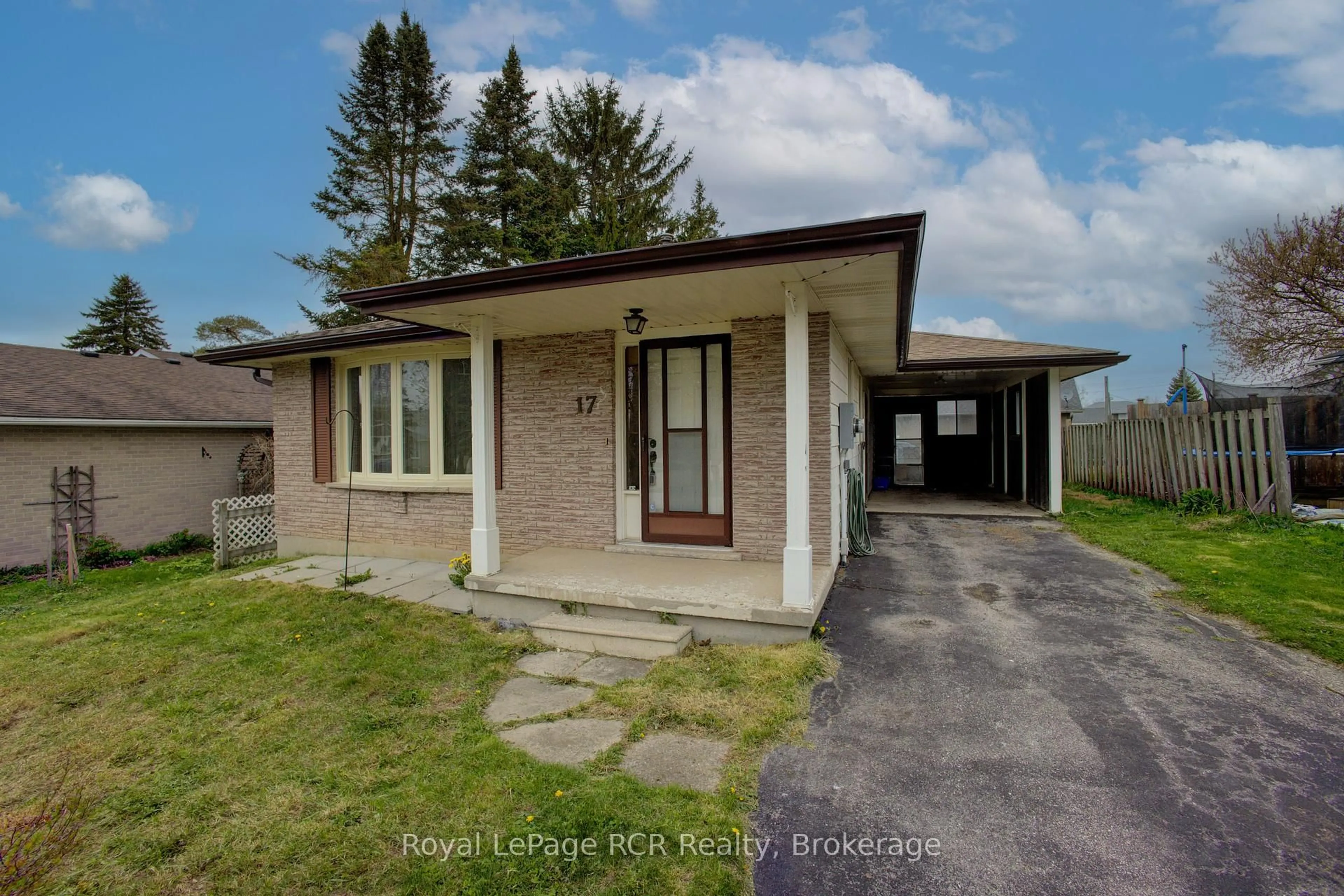 A pic from outside/outdoor area/front of a property/back of a property/a pic from drone, street for 17 Bellefield Cres, Wellington North Ontario N0G 1A0