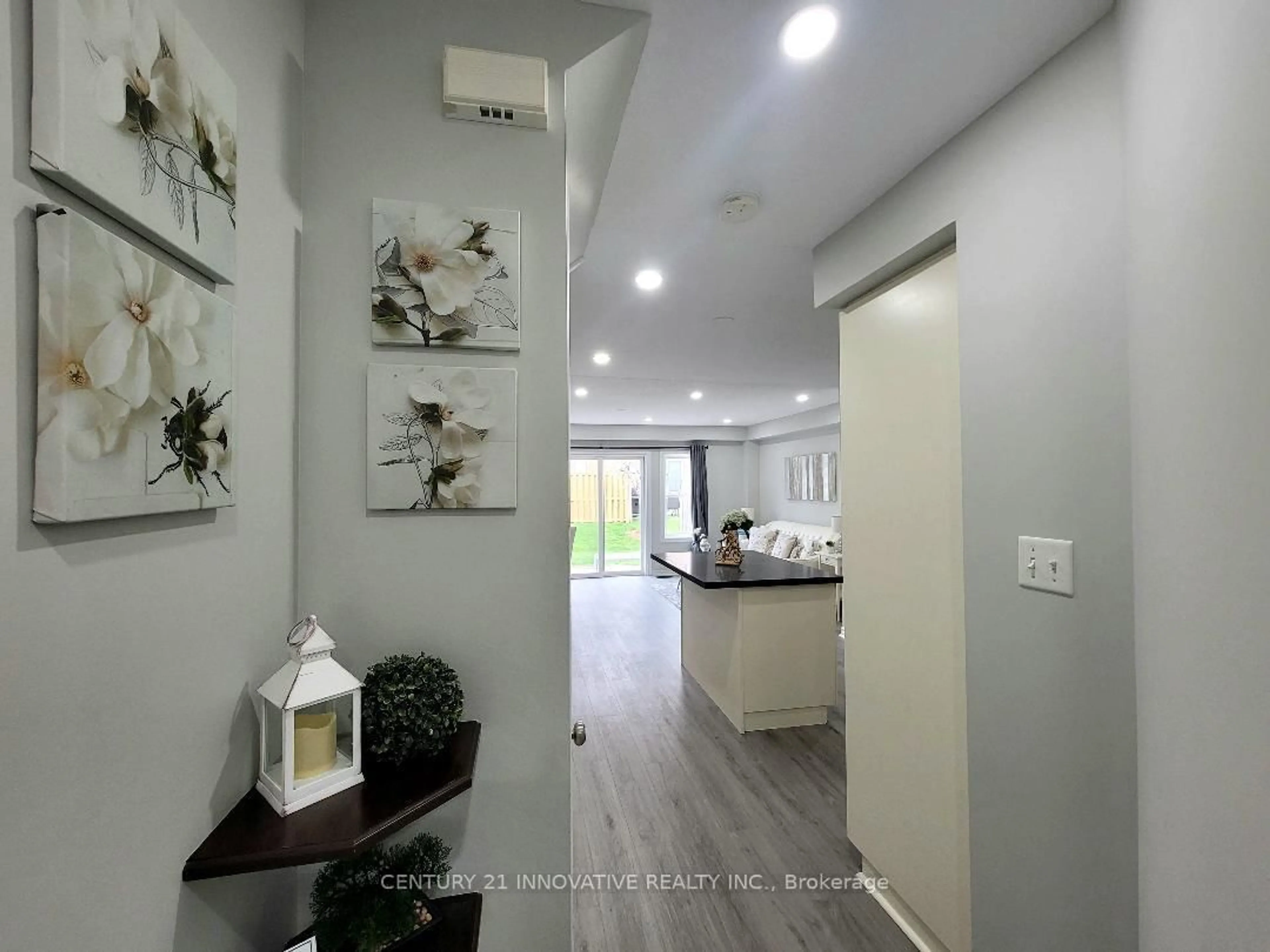 Indoor entryway for 535 Margaret St #49, Cambridge Ontario N3H 0A5