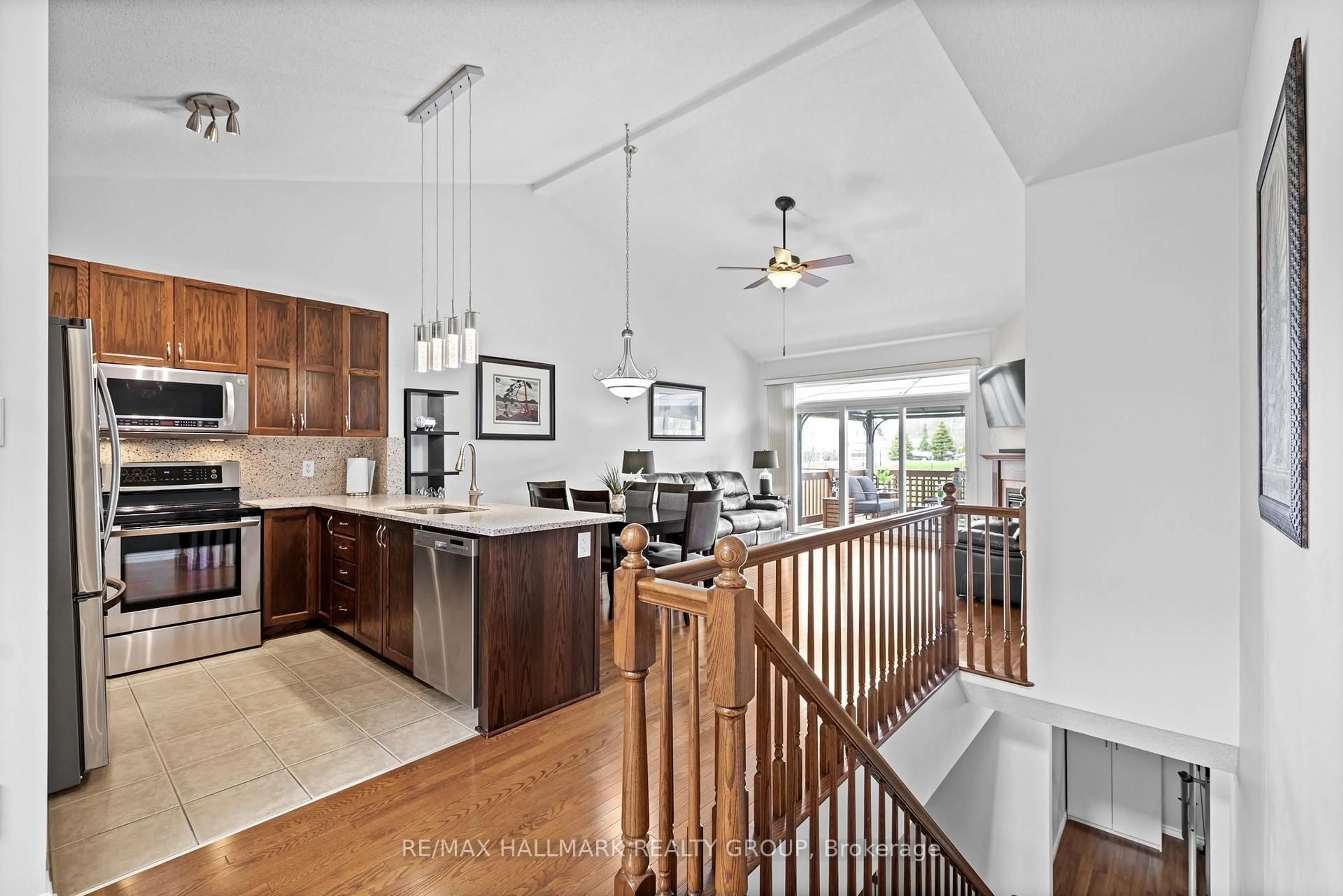 Open concept kitchen, ceramic/tile floor for 914 Eastboro Ave, Orleans Ontario K1W 0G4