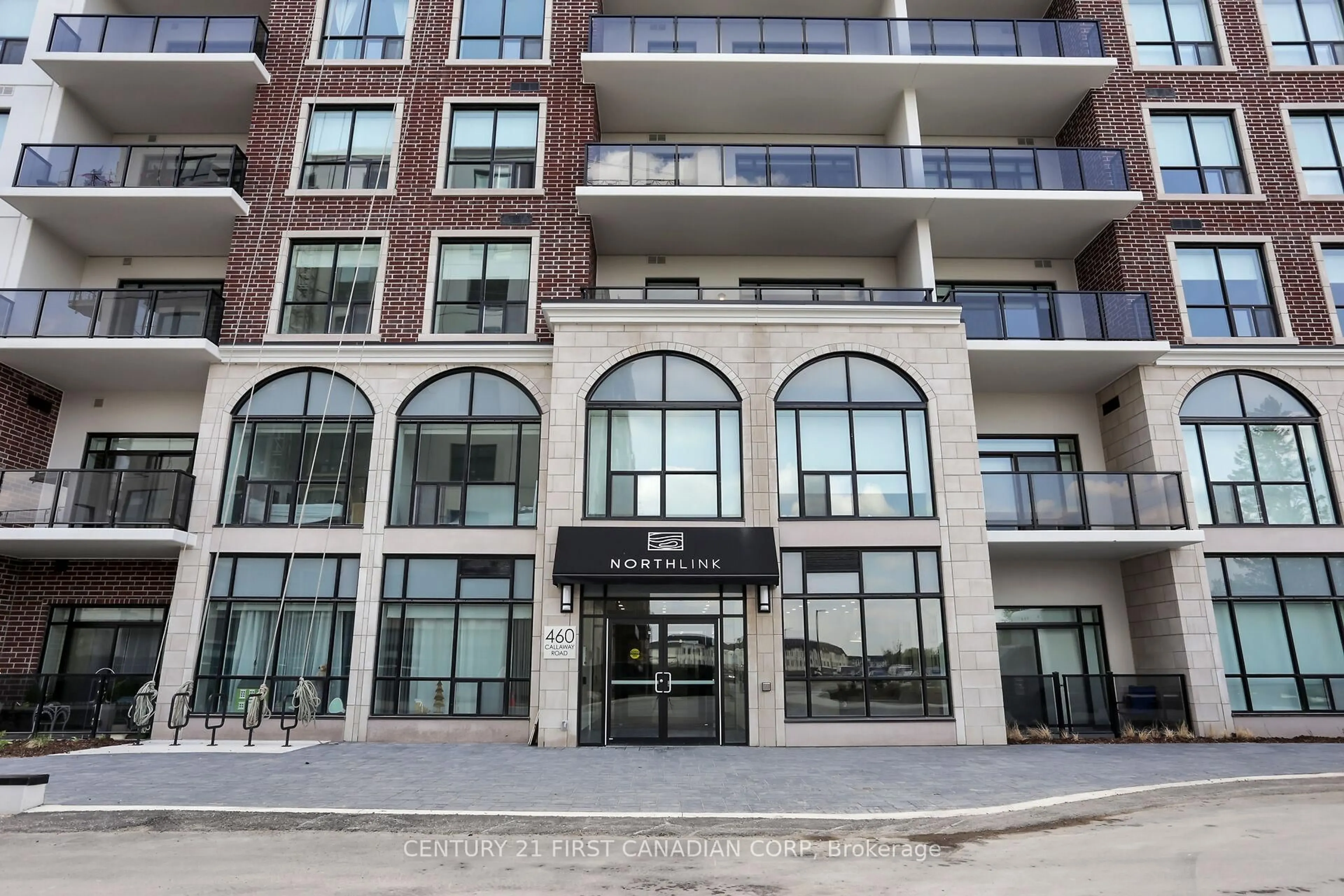 Indoor foyer for 460 Callaway Rd #508, London North Ontario N6G 0N8