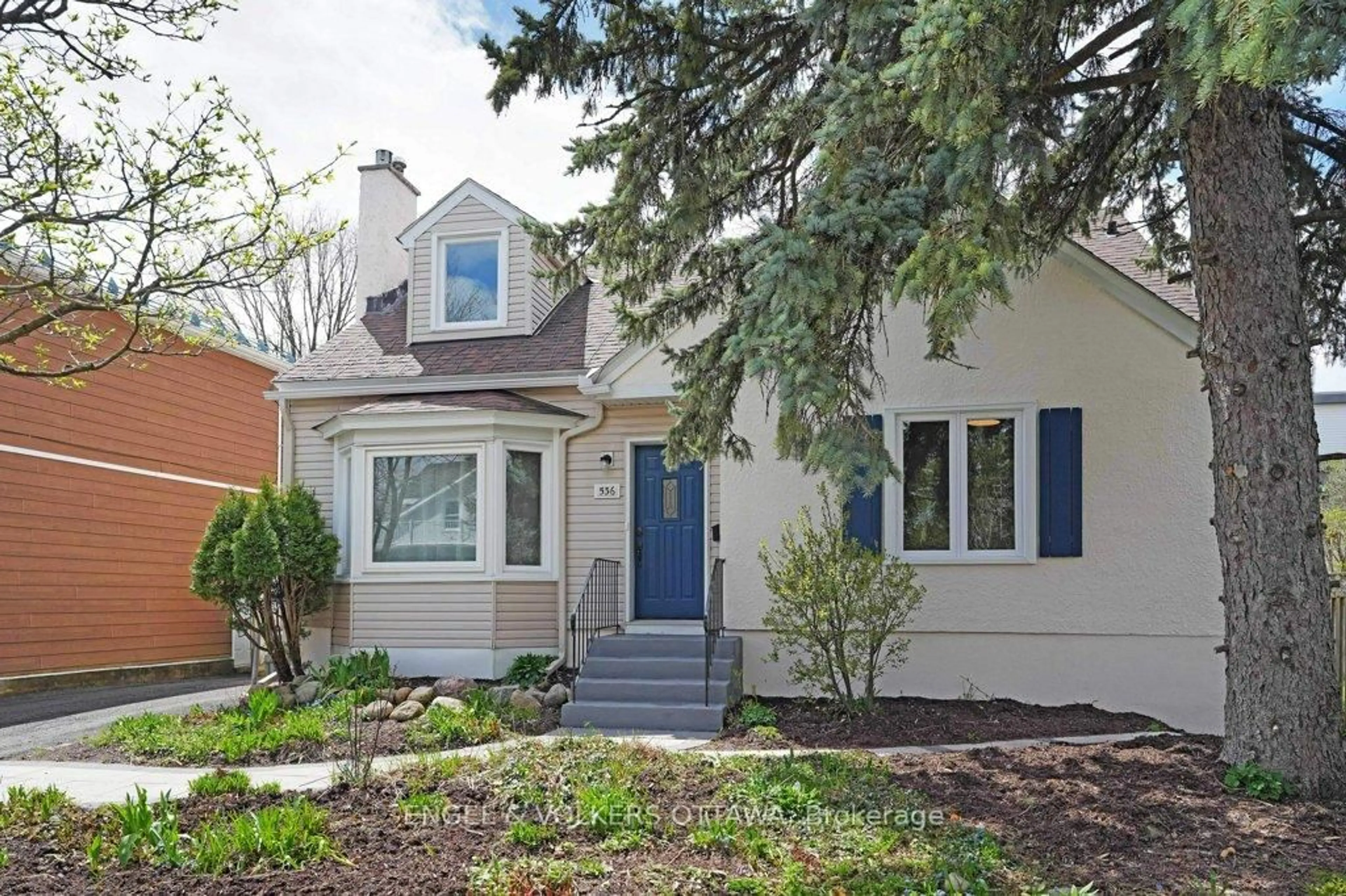 Unknown for 536 Rowanwood Ave, Ottawa Ontario K2A 3E1