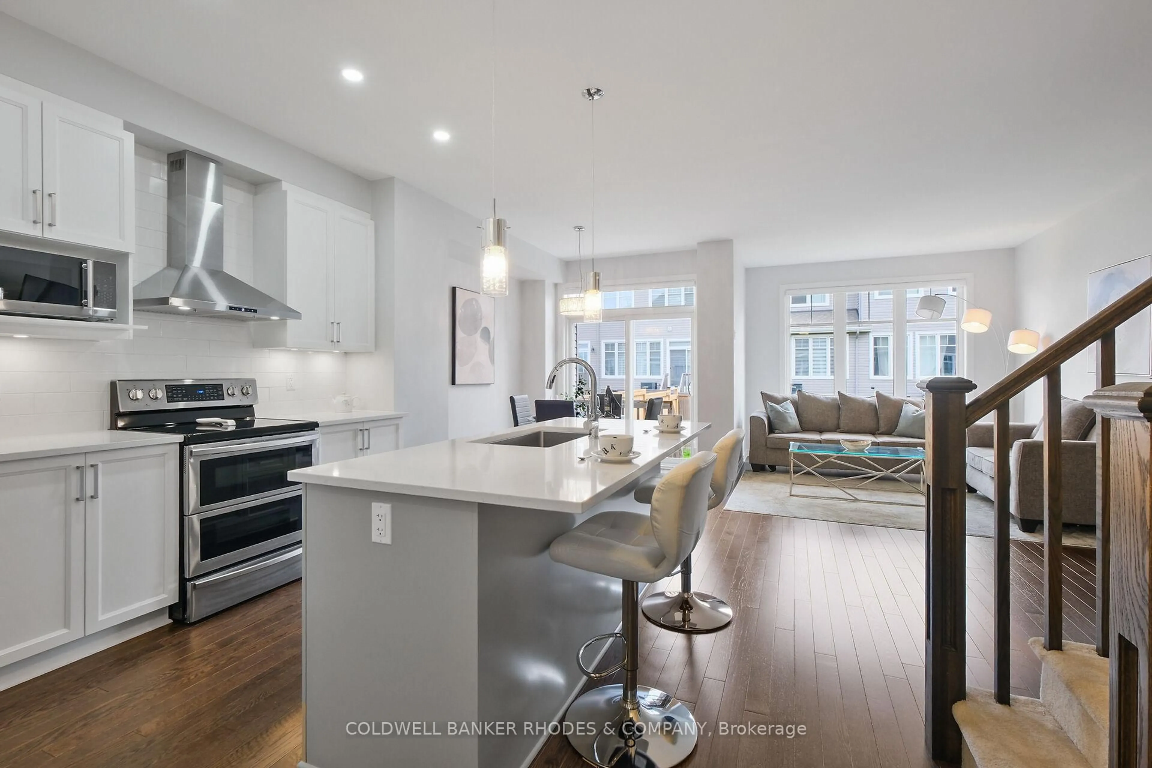 Open concept kitchen, unknown for 543 Muscari St, Ottawa Ontario K1T 0S3