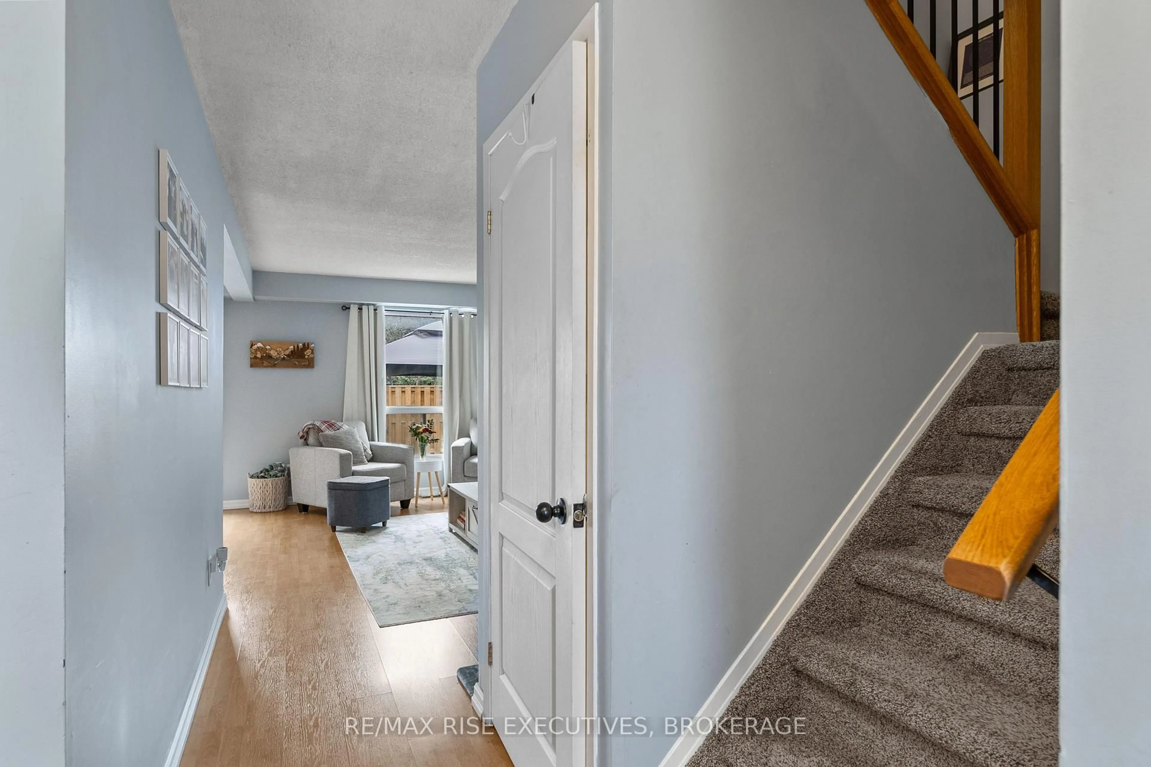 Indoor entryway for 1137 Bittersweet Pl, Kingston Ontario K7P 2G7