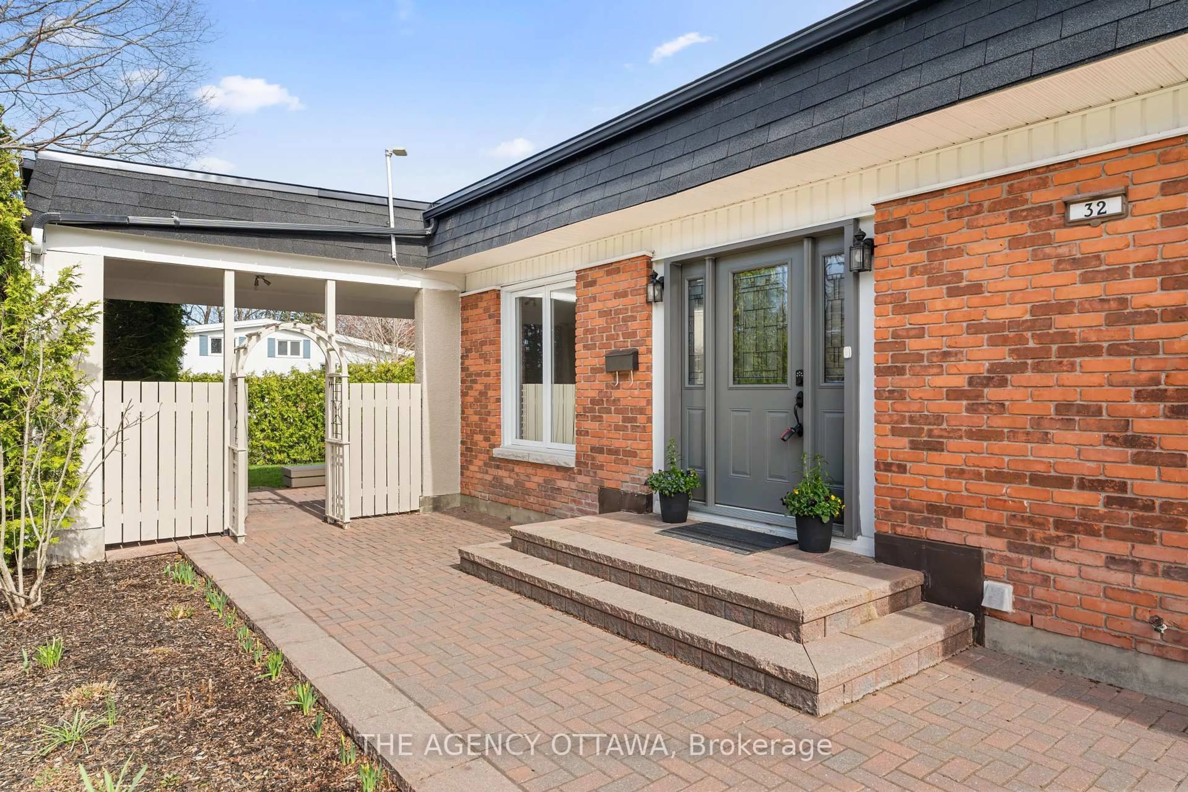 Home with brick exterior material, street for 32 Alderbrook Dr, Ottawa Ontario K2H 5W5