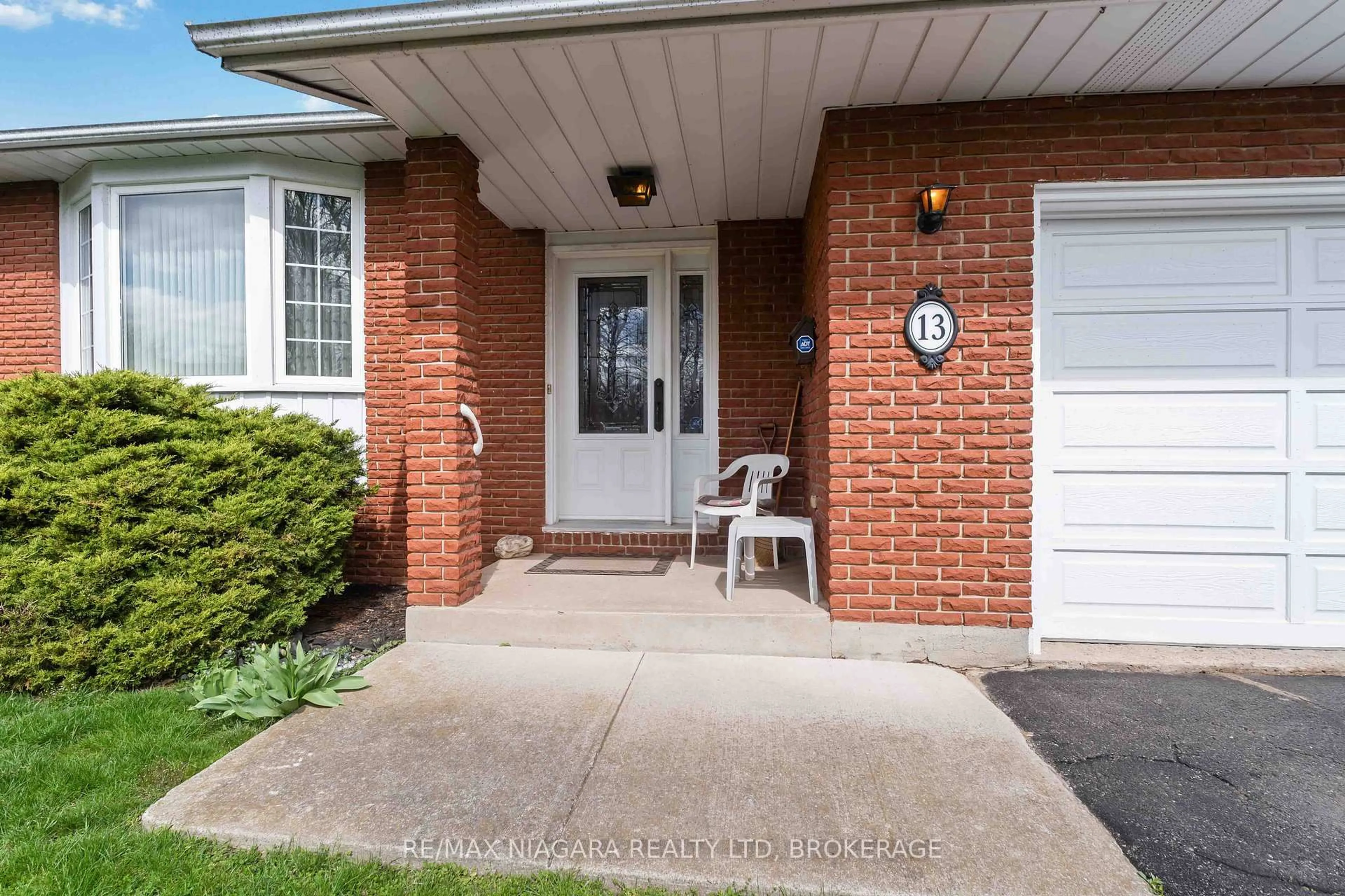 Unknown for 13 Kimberdale Crt, St. Catharines Ontario L2N 5W4