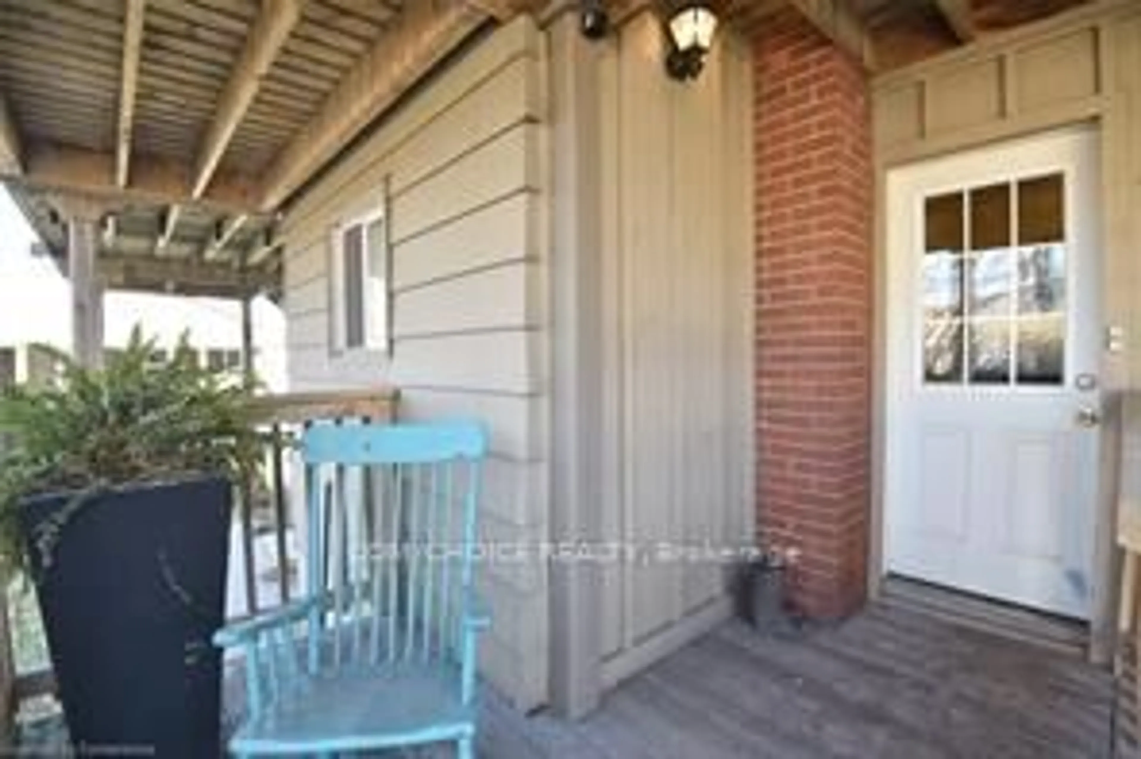 Patio, street for 645 Beach Blvd, Hamilton Ontario L8H 6X8