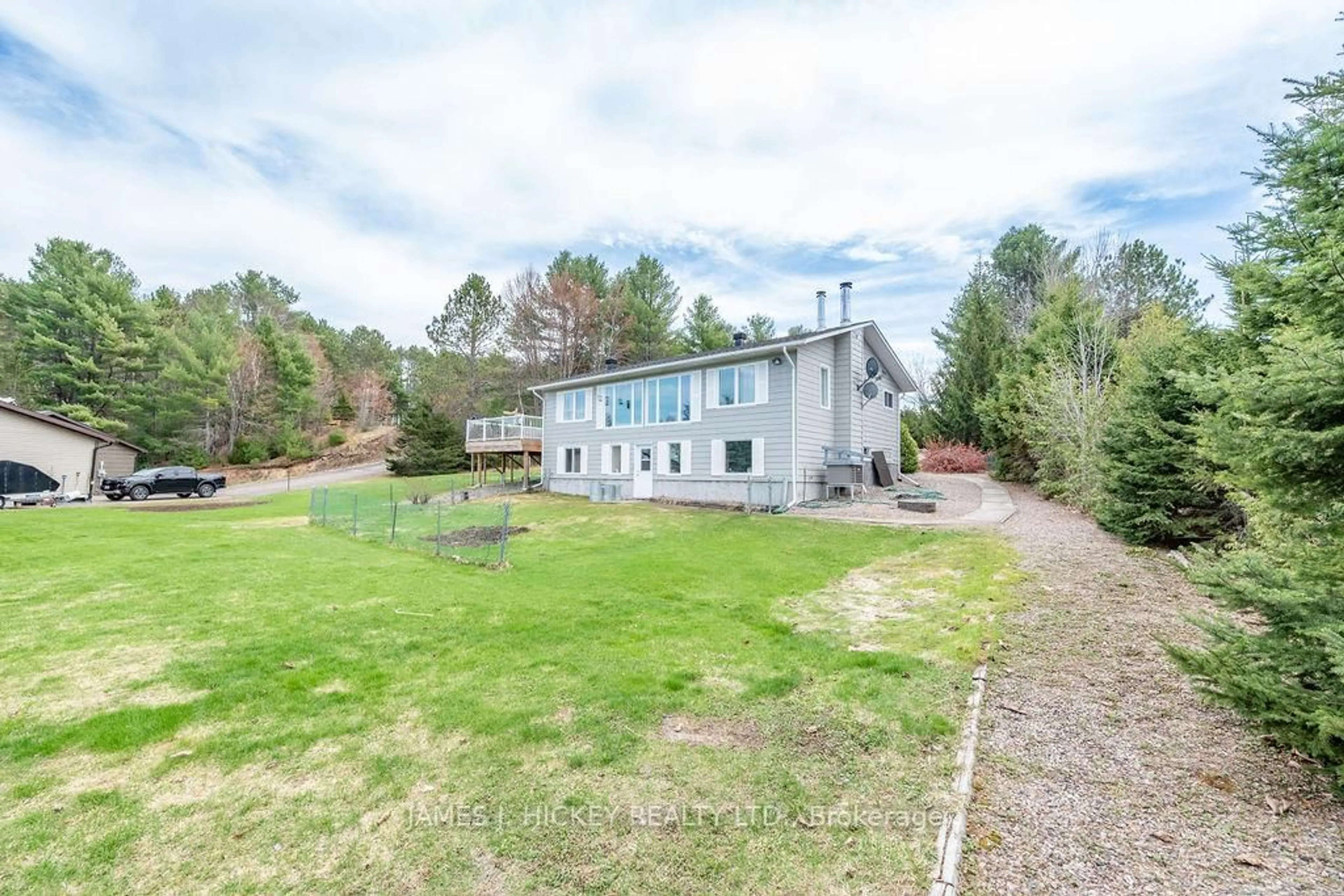 A pic from outside/outdoor area/front of a property/back of a property/a pic from drone, unknown for 532 Edgewater Way, Mackey Ontario K0J 2B0