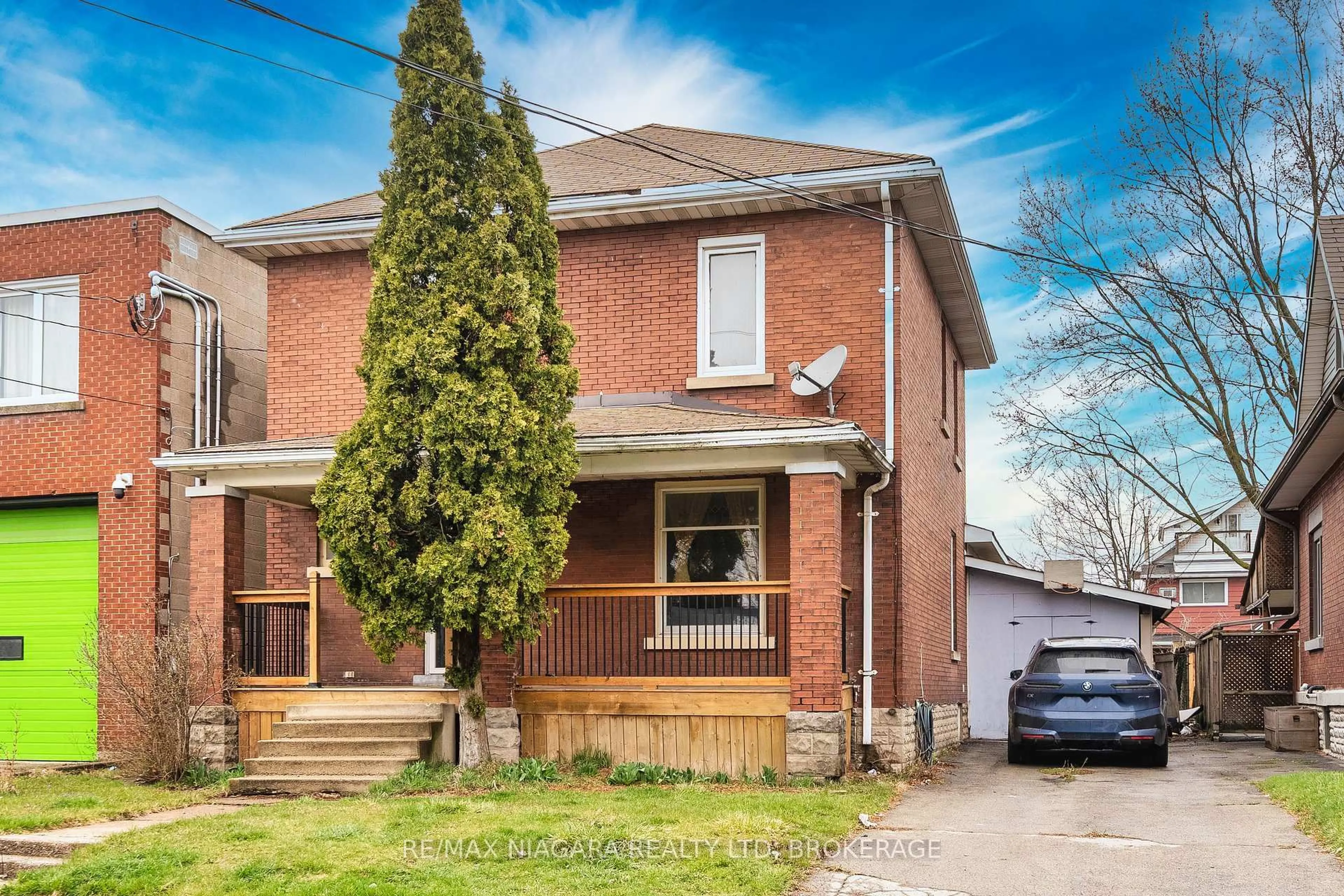 Home with brick exterior material, street for 74 State St, Welland Ontario L3B 4K5