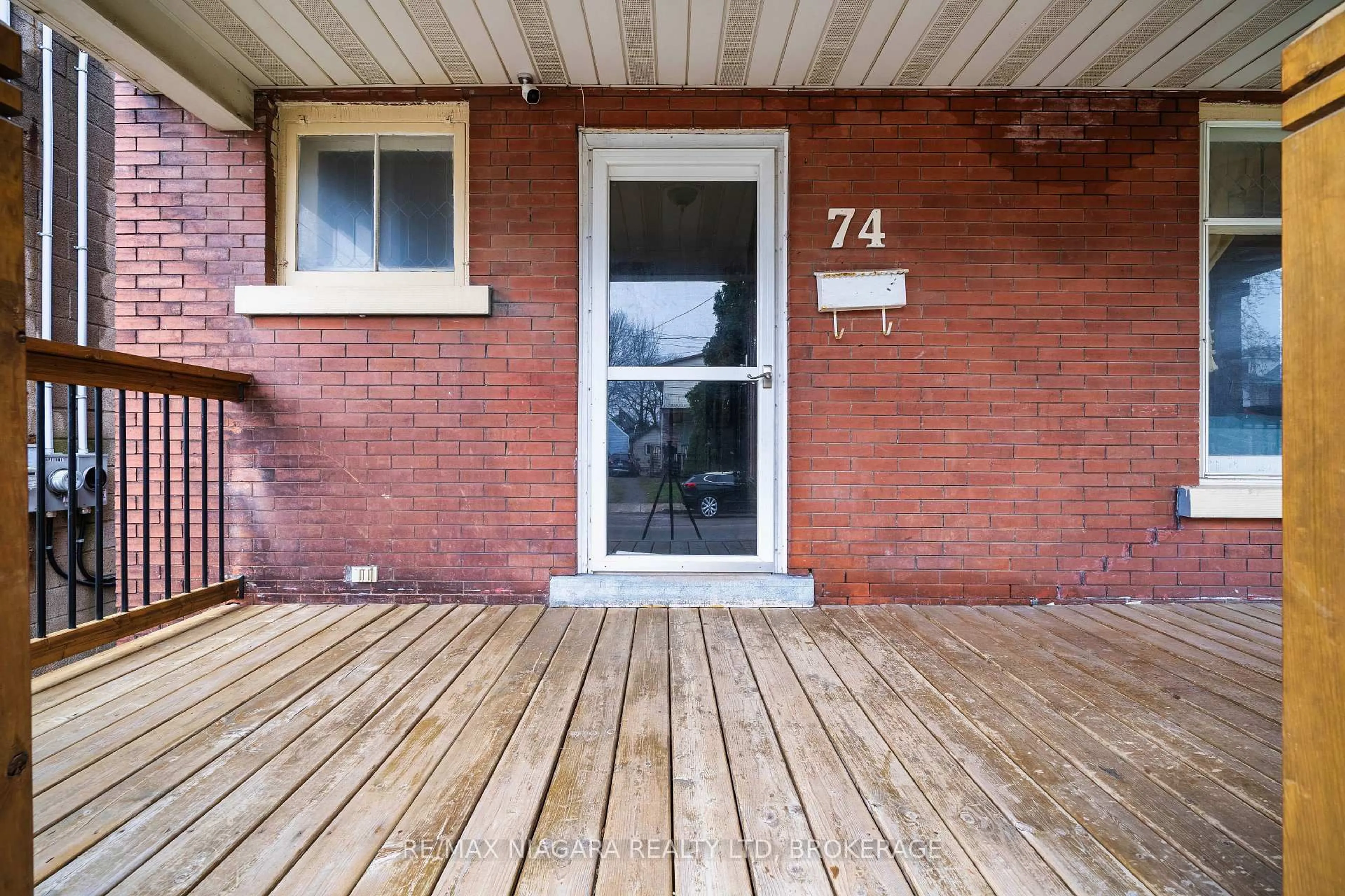 Home with brick exterior material, street for 74 State St, Welland Ontario L3B 4K5