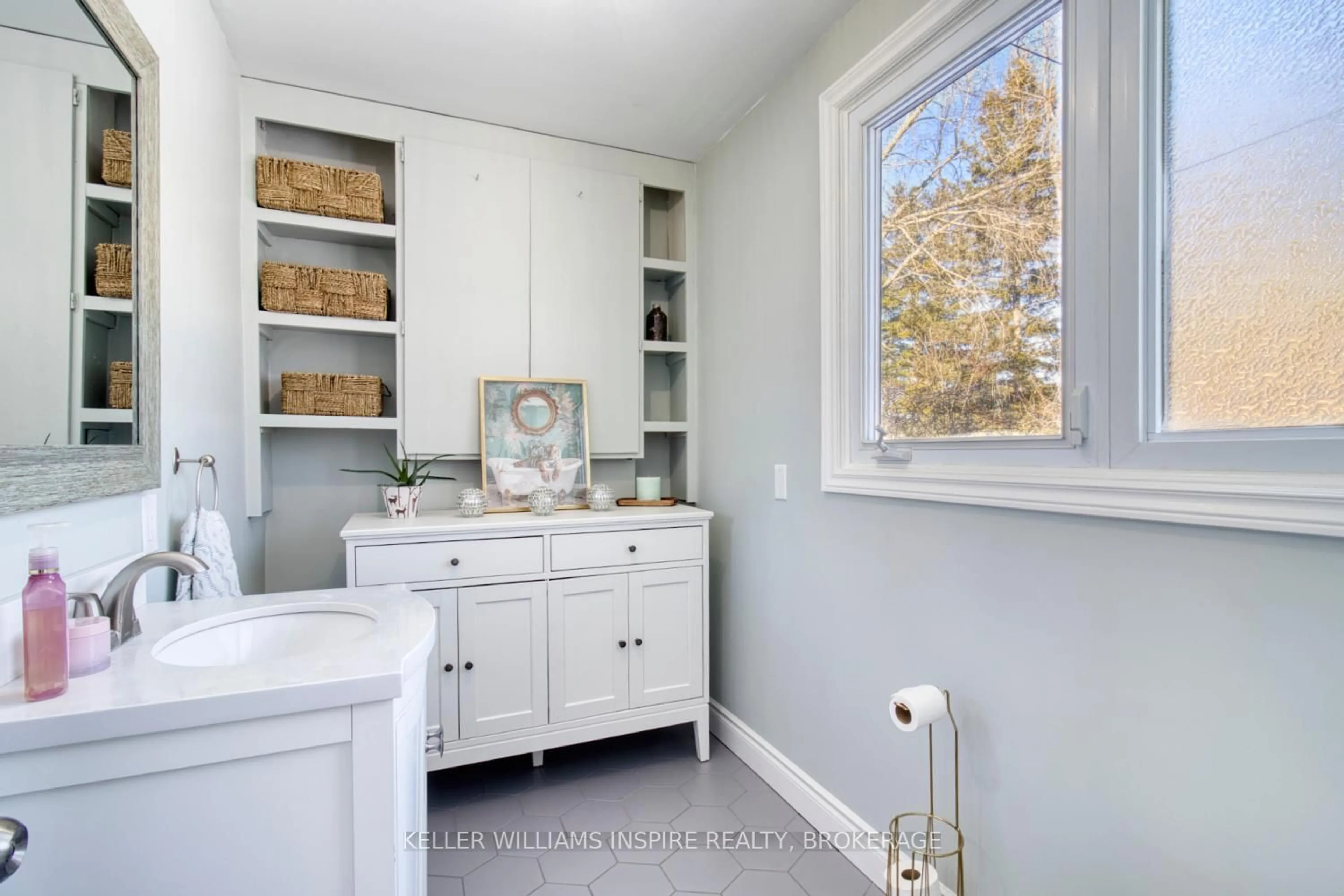 Contemporary bathroom, ceramic/tile floor for 1991 Burbrook Rd, Kingston Ontario K7L 4V4