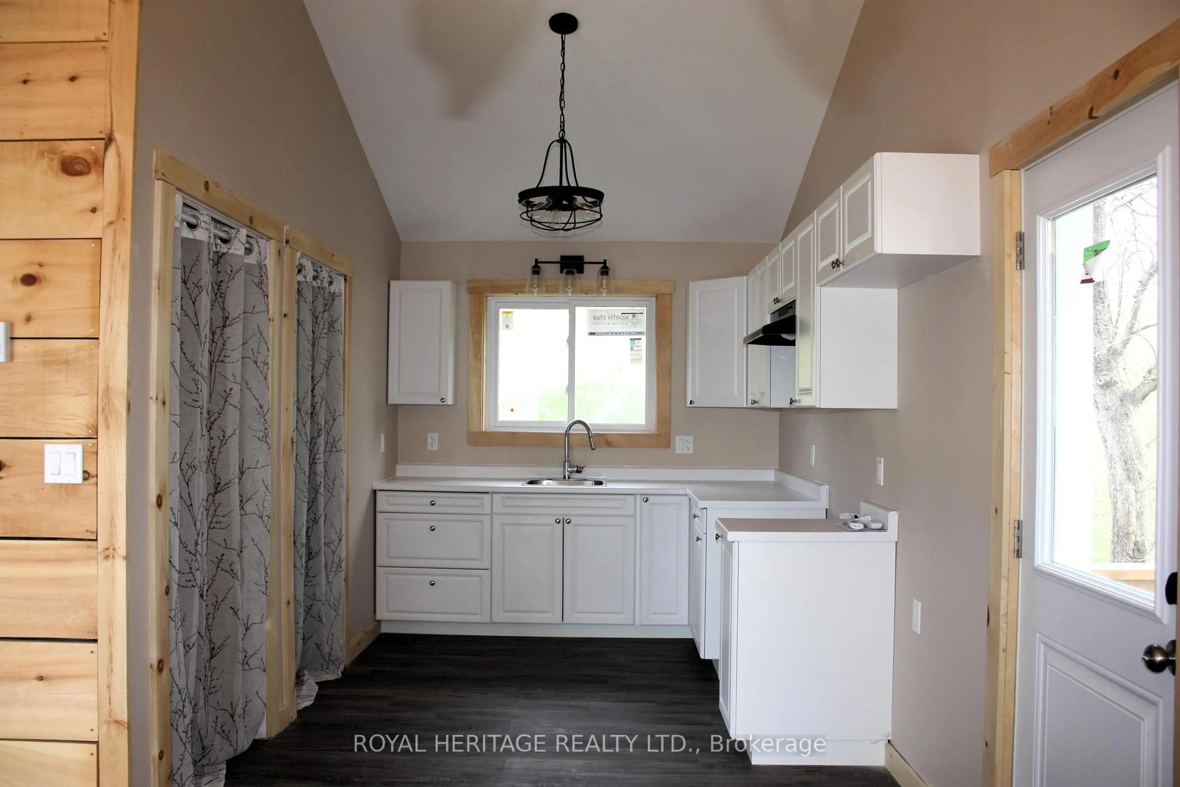 Standard kitchen, ceramic/tile floor for 53 Long Island, Otonabee-South Monaghan Ontario K0L 1B0