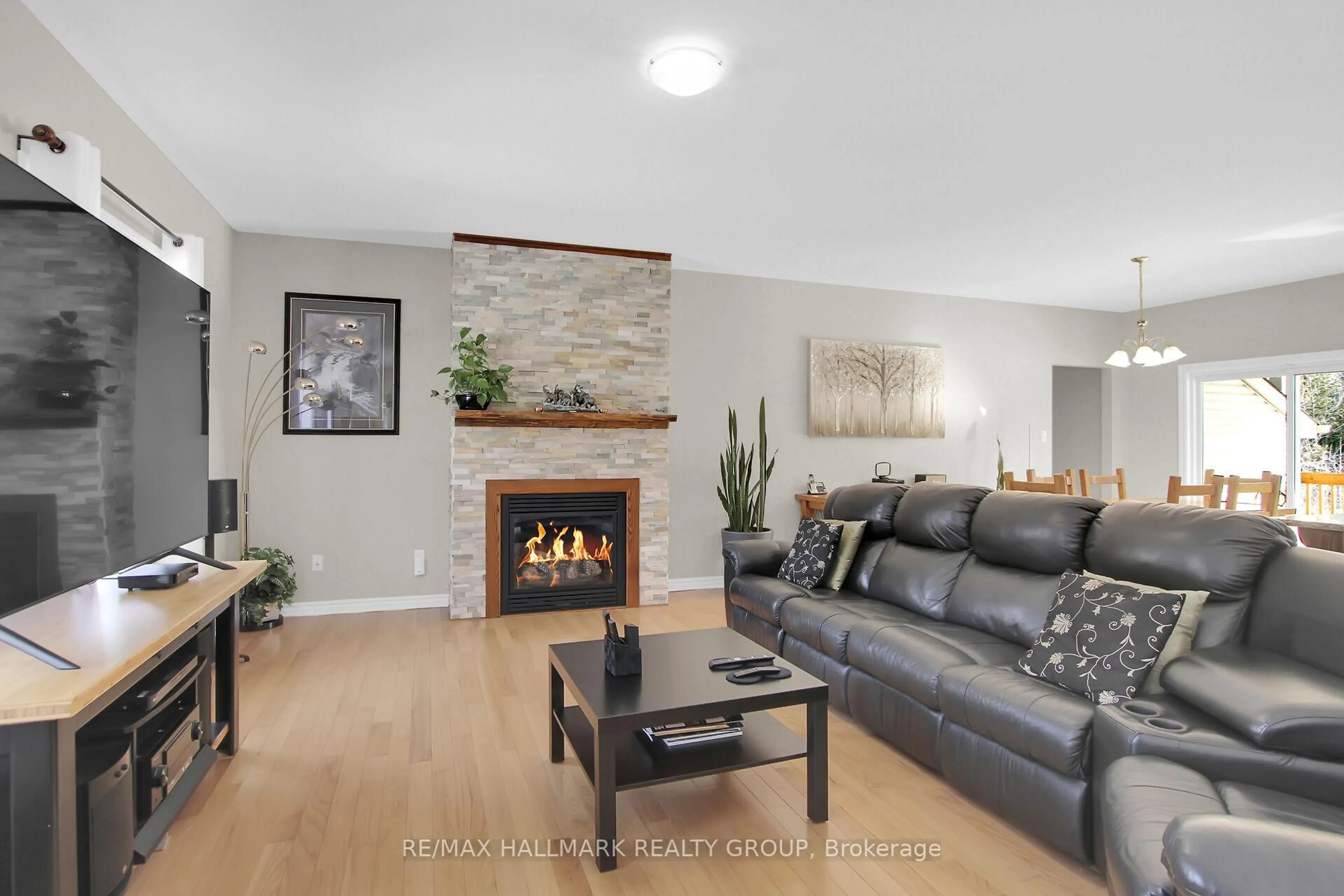 Living room with furniture, unknown for 172 Wilbert Cox Dr, Carp Ontario K0A 1L0