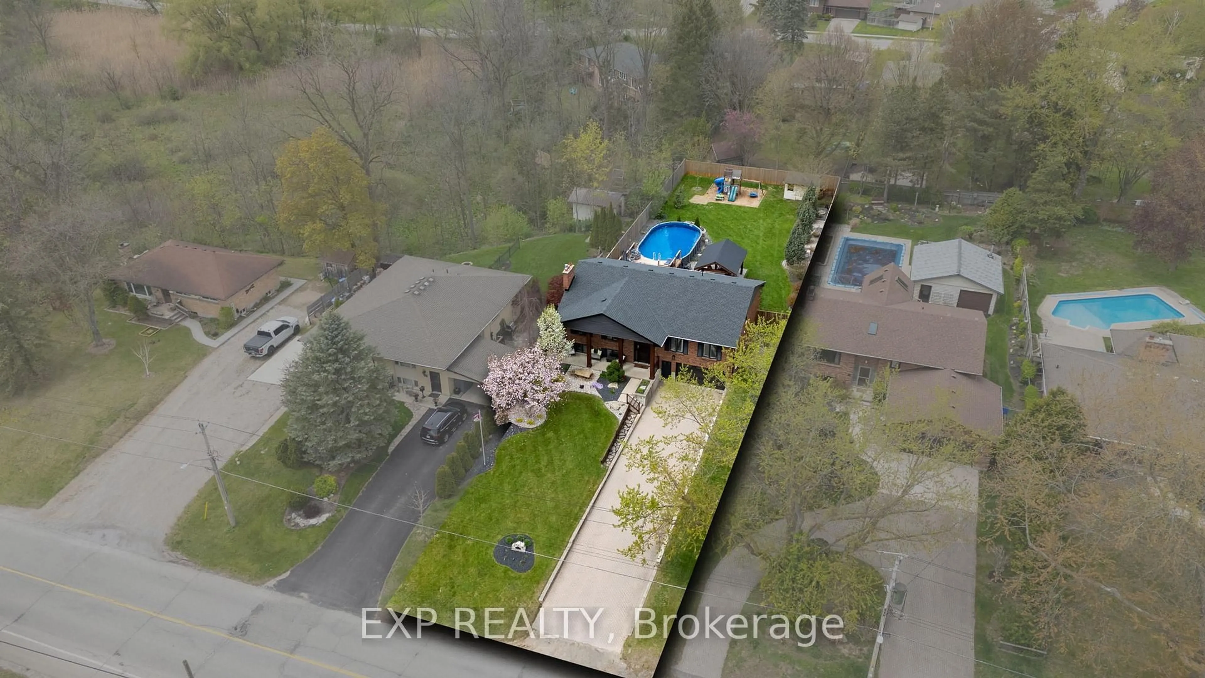 A pic from outside/outdoor area/front of a property/back of a property/a pic from drone, unknown for 97 KITTRIDGE Ave, Strathroy Caradoc Ontario N7G 2A9