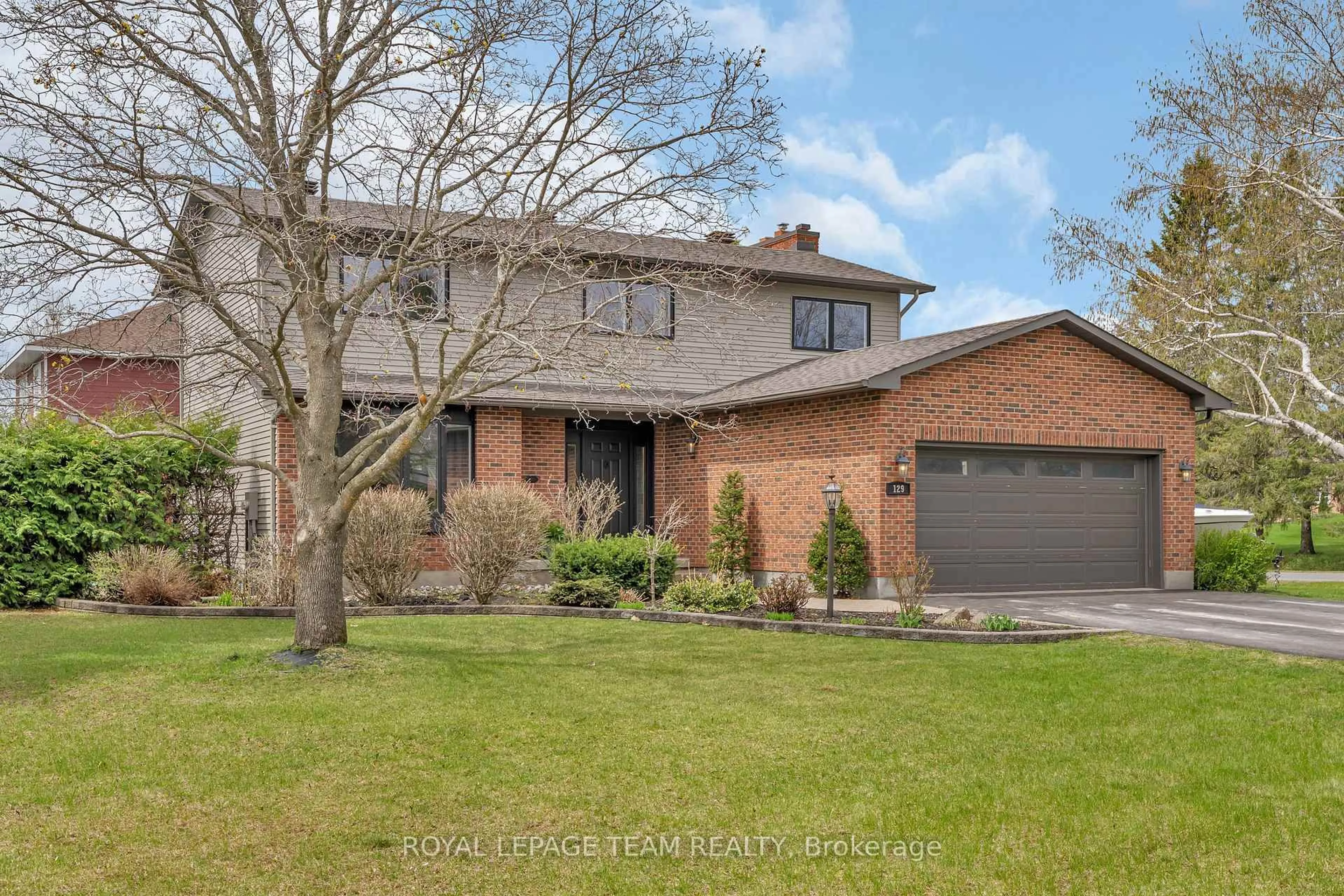 Home with brick exterior material, street for 129 Ridgeview Dr, Carp Ontario K0A 1L0