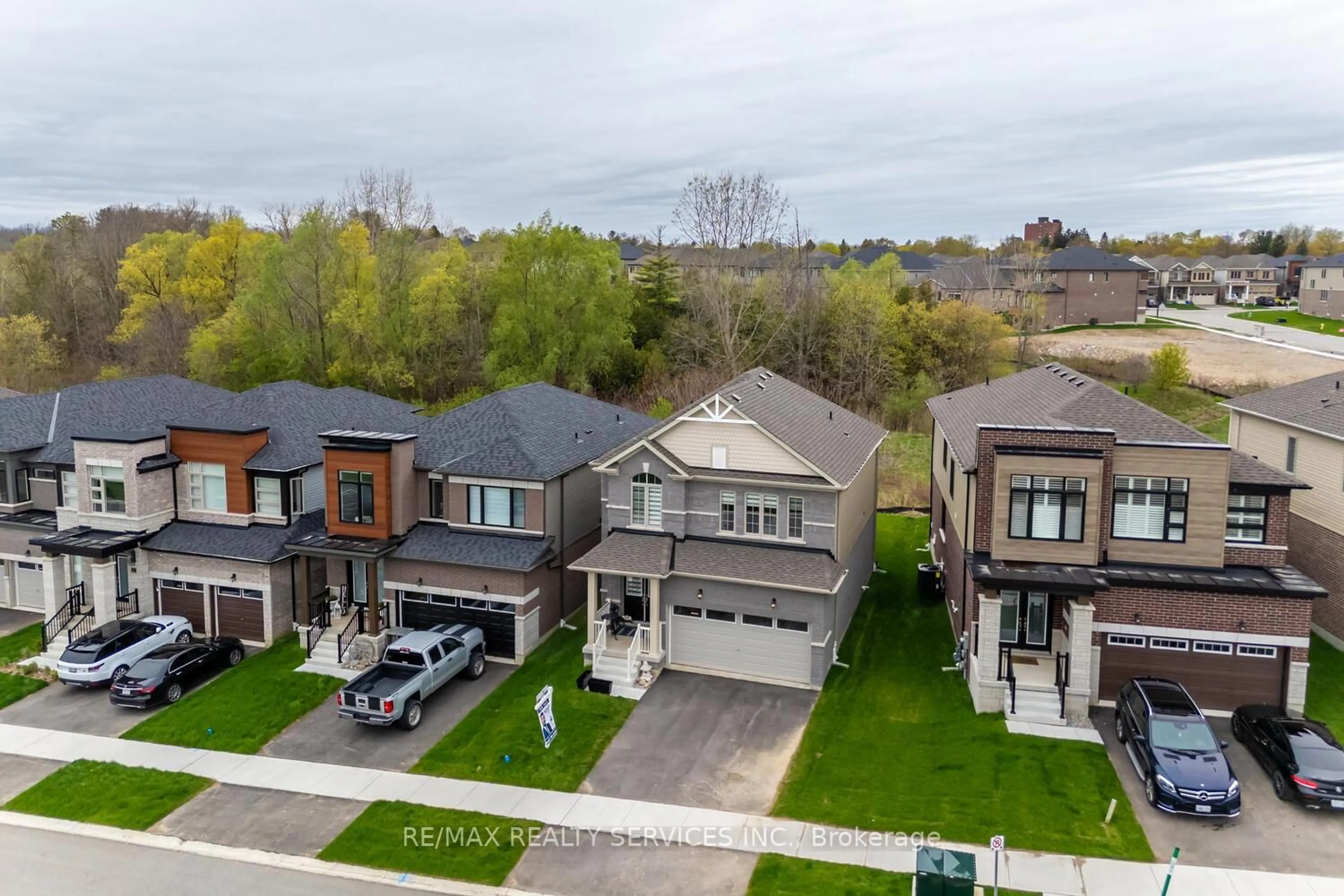 A pic from outside/outdoor area/front of a property/back of a property/a pic from drone, street for 27 Gilham Way, Brant Ontario N3L 0M7