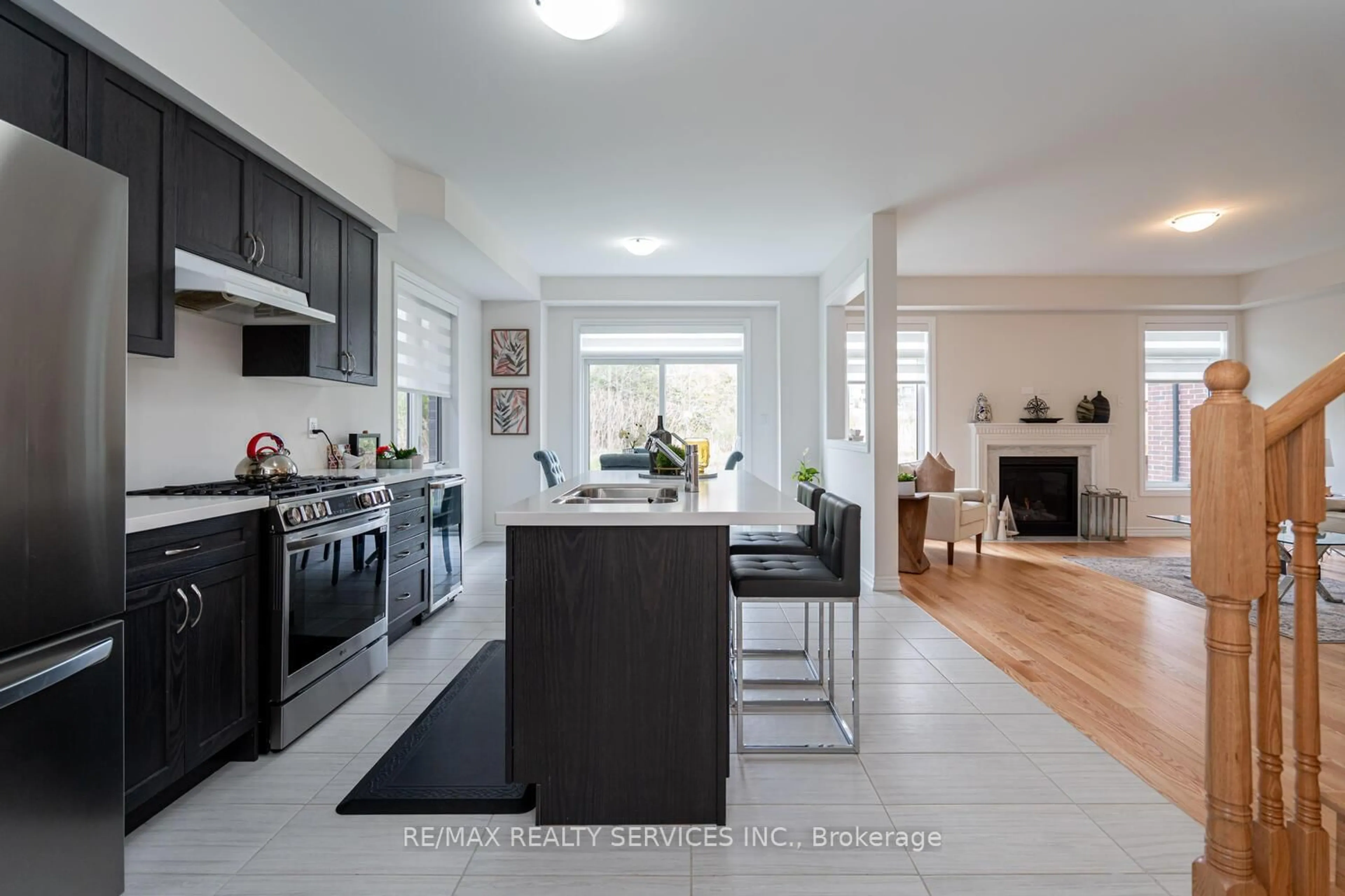 Open concept kitchen, ceramic/tile floor for 27 Gilham Way, Brant Ontario N3L 0M7