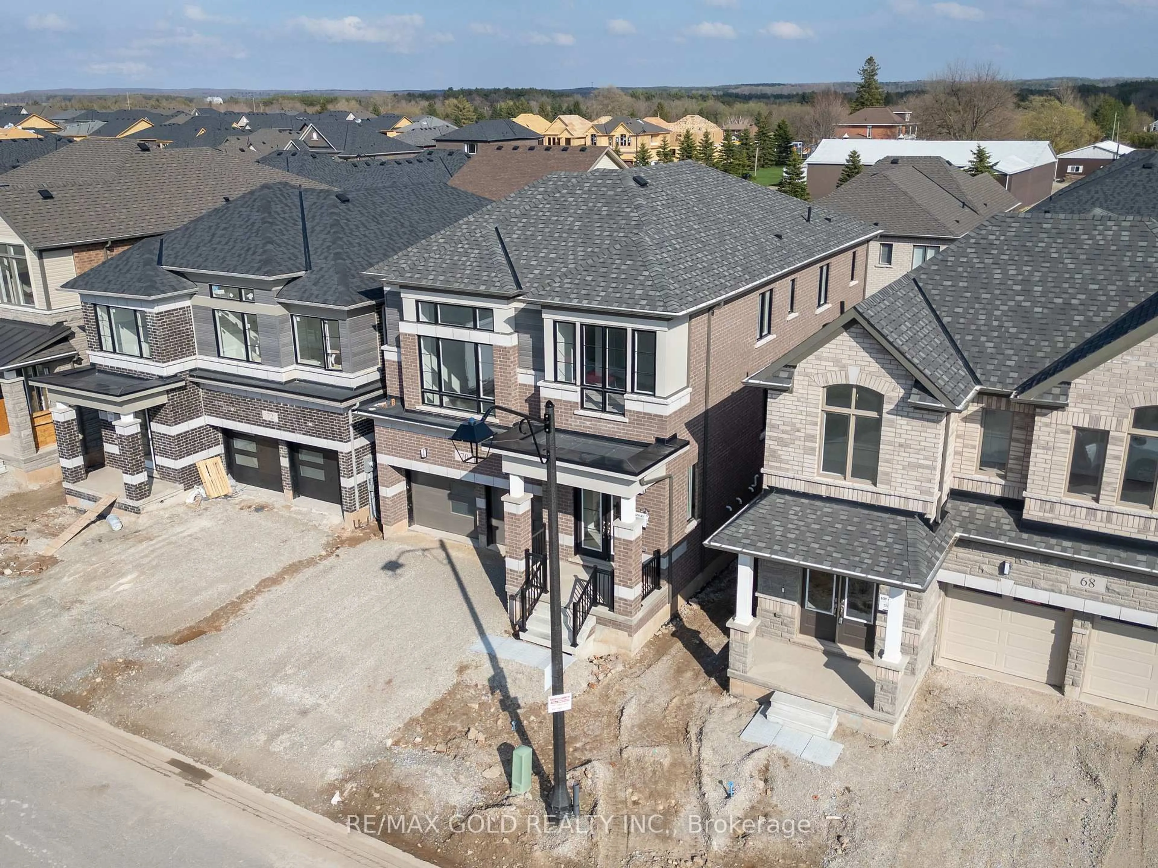 A pic from outside/outdoor area/front of a property/back of a property/a pic from drone, building for 70 Conboy Dr, Erin Ontario N0B 1T0