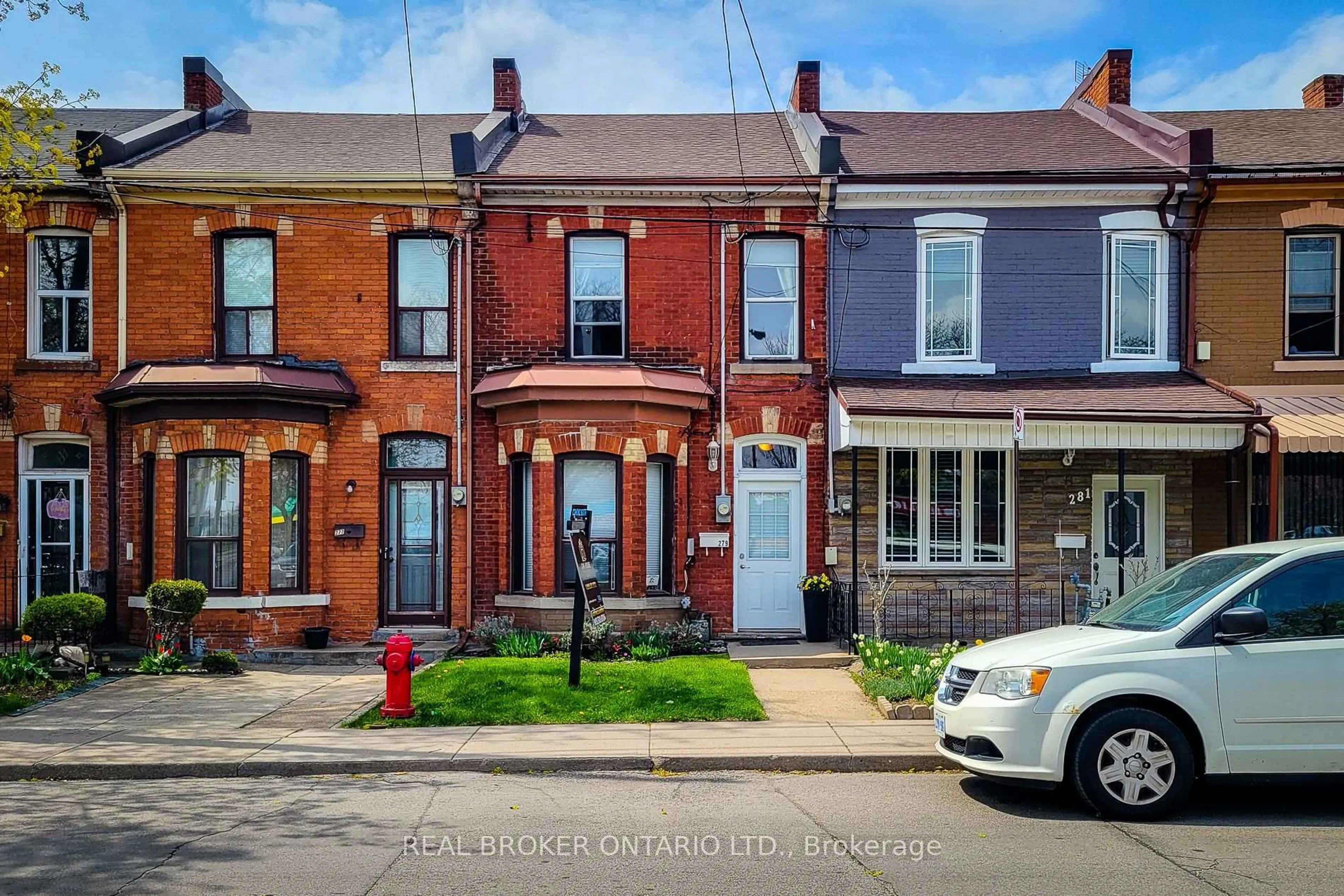 Home with brick exterior material, street for 279 Mary St, Hamilton Ontario L8L 4W3