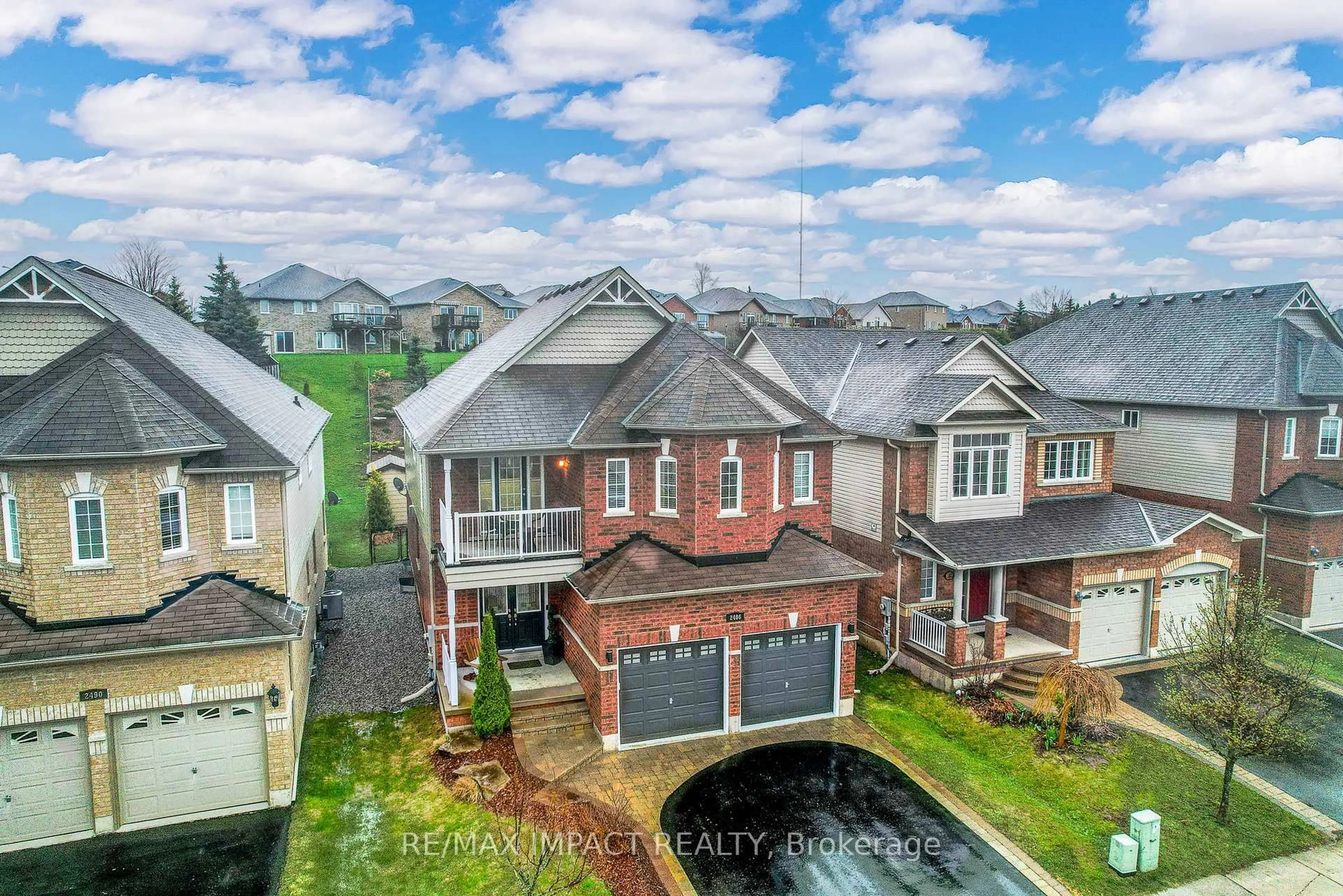 A pic from outside/outdoor area/front of a property/back of a property/a pic from drone, unknown for 2486 Cunningham Blvd, Peterborough Ontario K9H 0A9