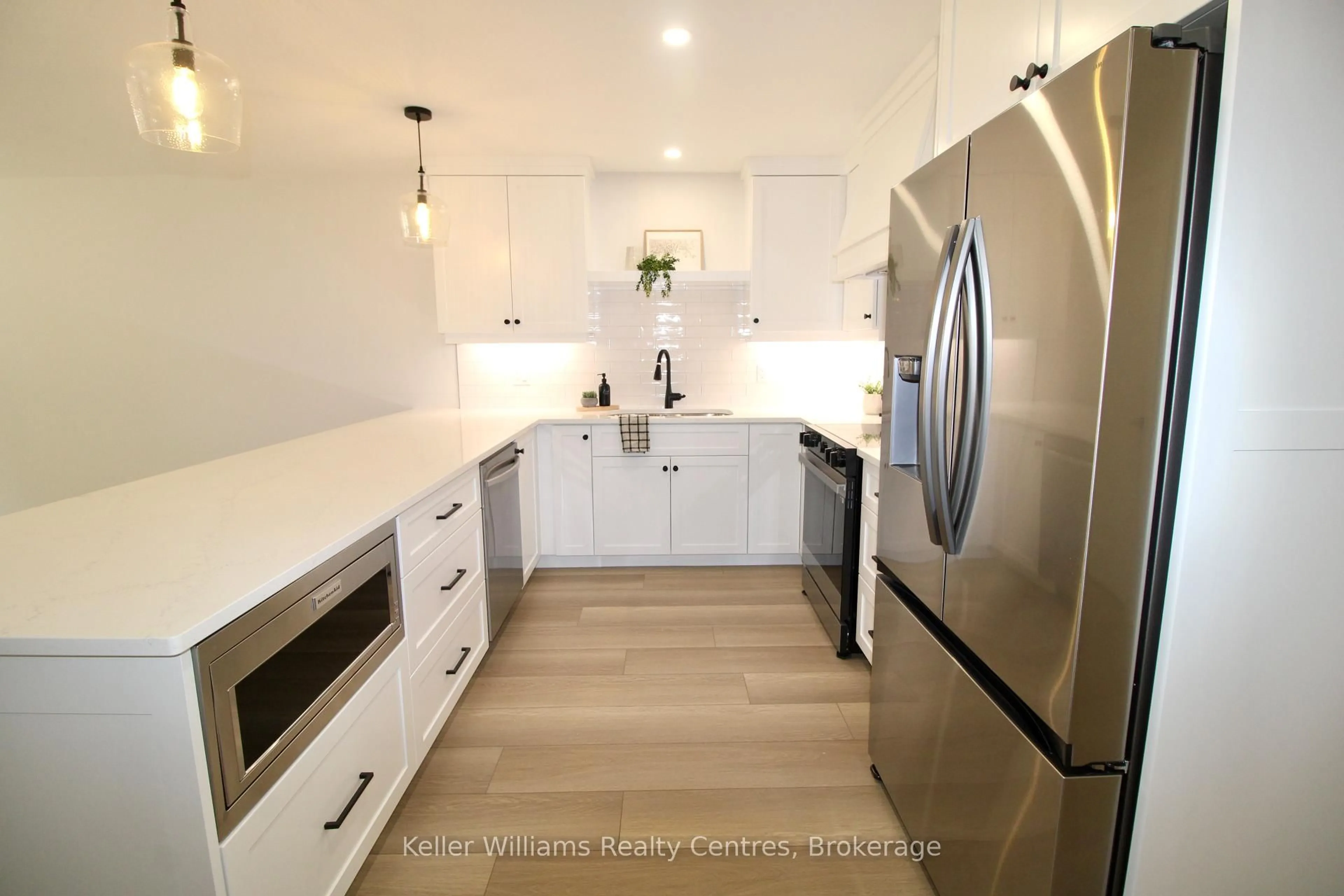 Contemporary kitchen, unknown for 853 22ND Avenue A N/A, Hanover Ontario N4N 0C5