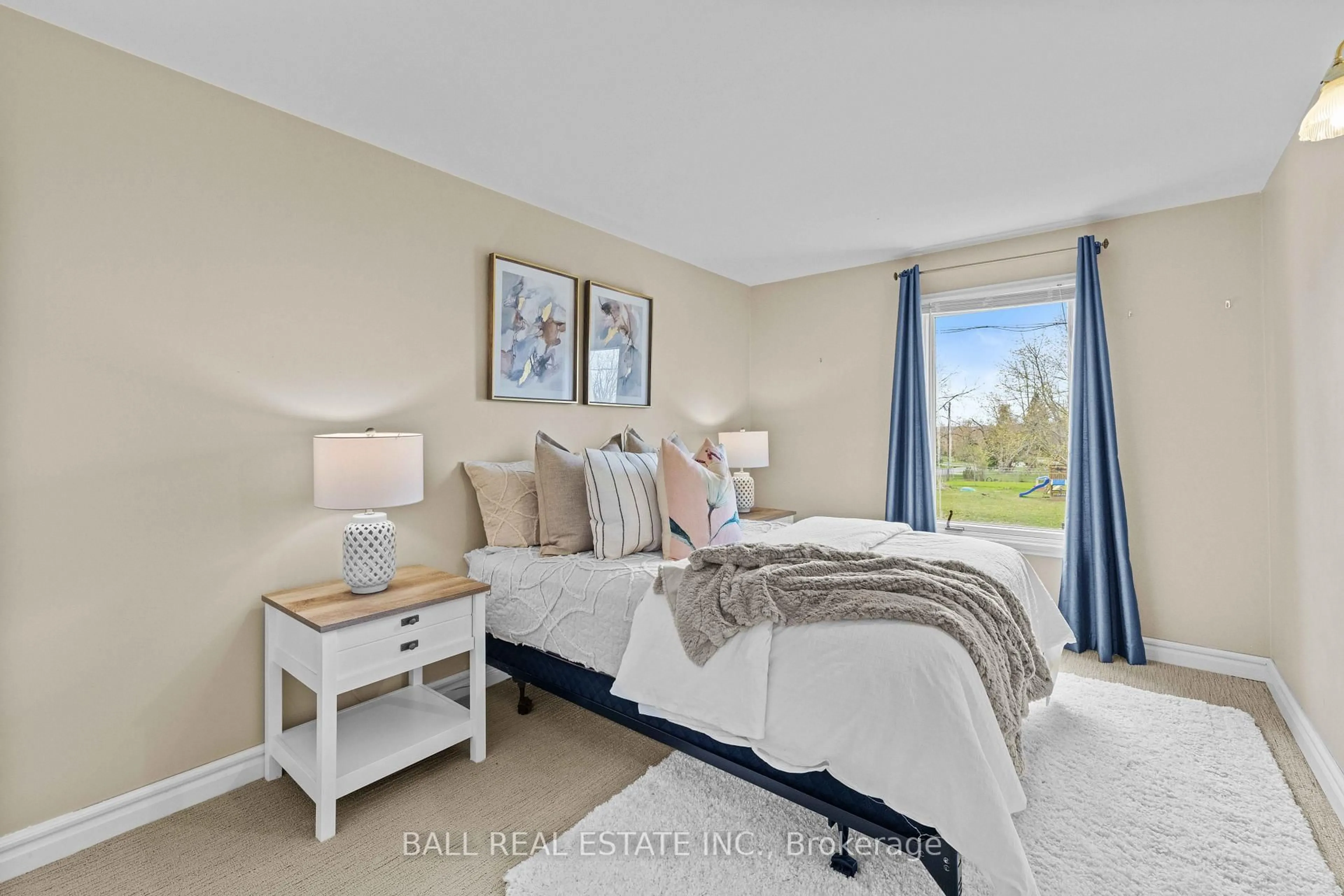 Bedroom with bed, carpet floor for 238 Patricia Cres, Selwyn Ontario K9J 0C7