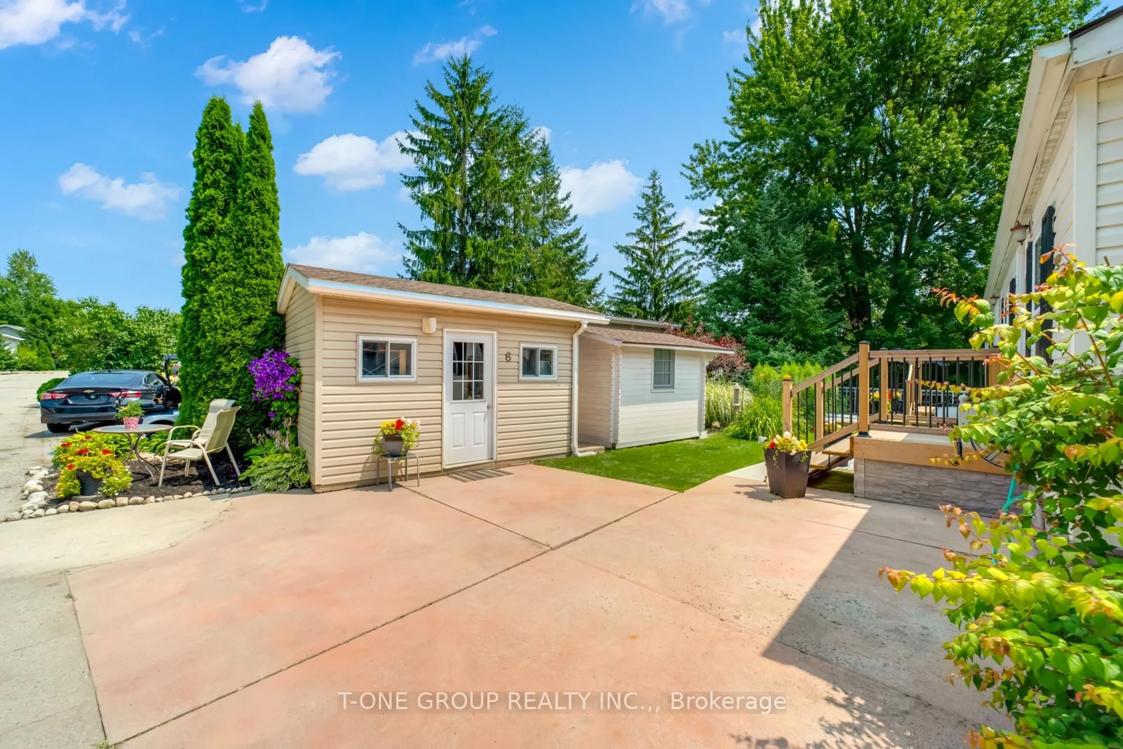 Unknown for 6 Golden Pond Rd, Puslinch Ontario N0B 2C0