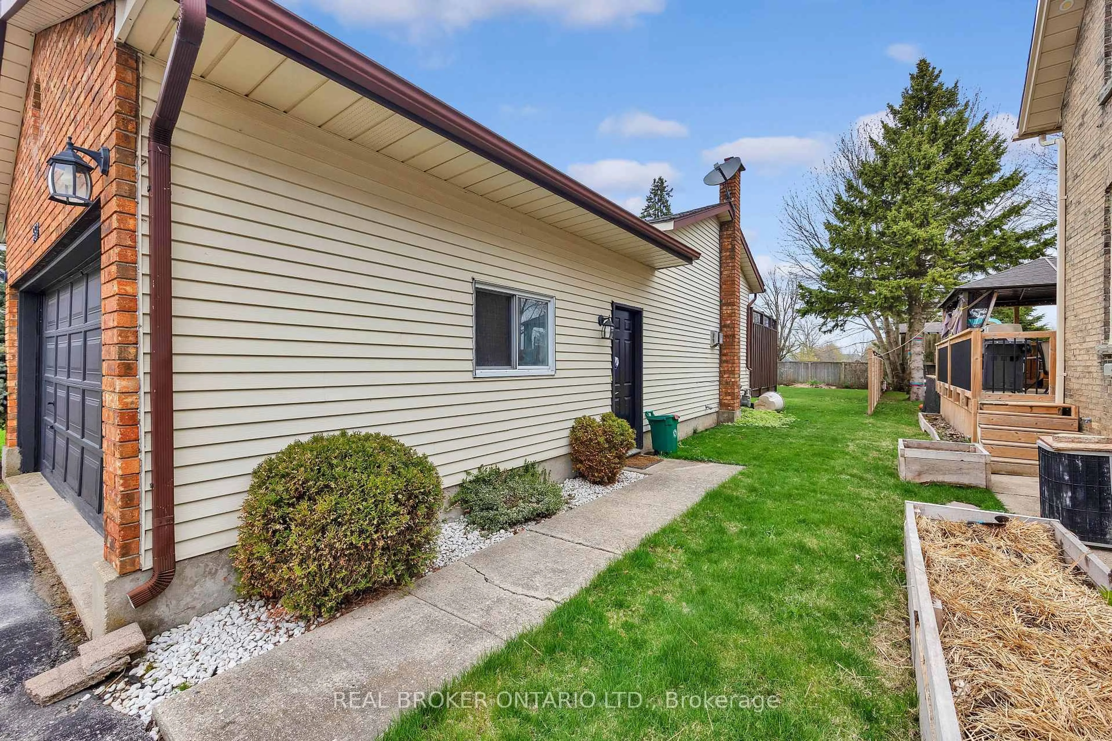 Unknown for 550 Raglan St, Minto Ontario N0G 2P0