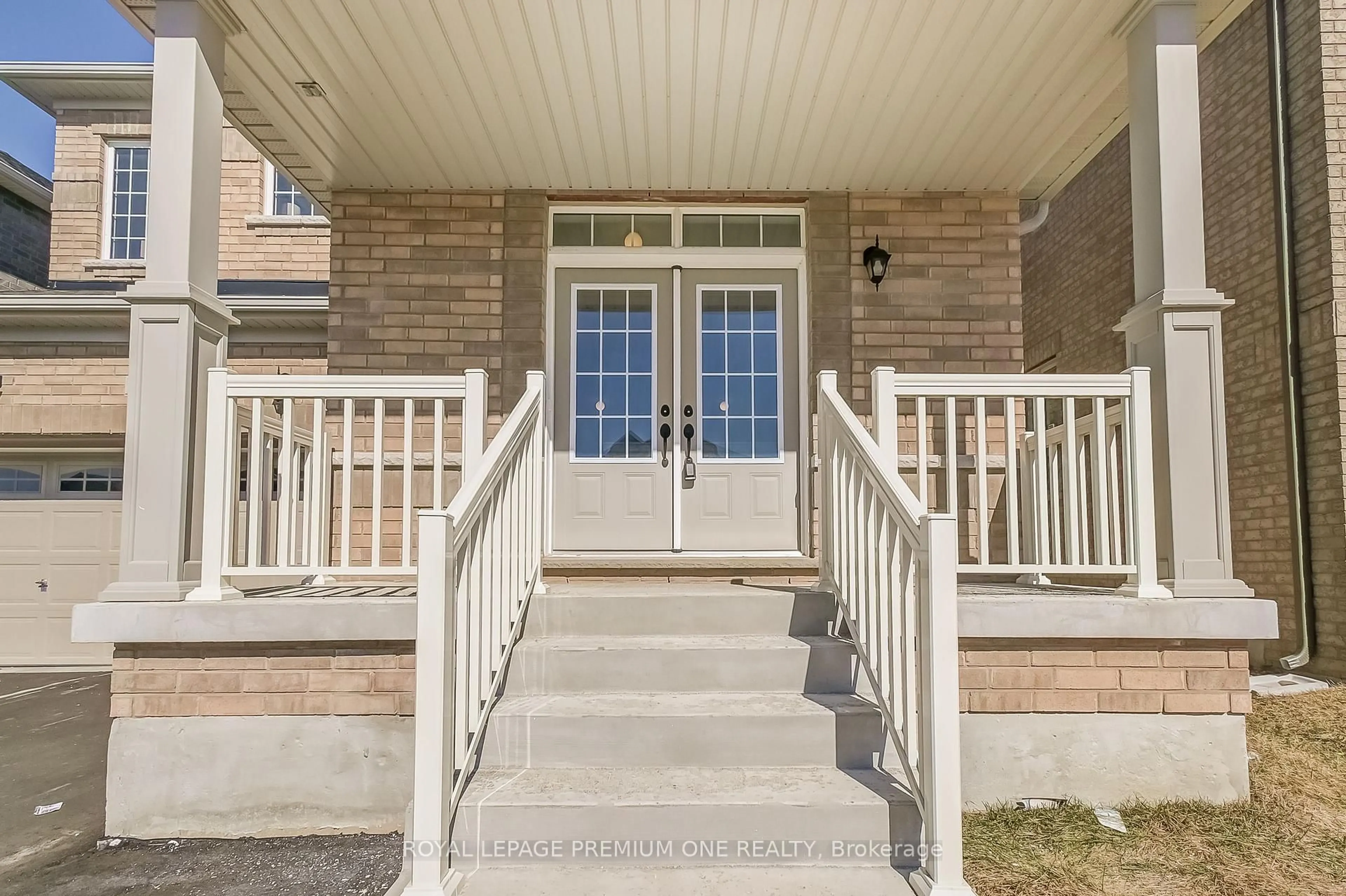 Indoor entryway for 250 Chippewa Ave, Shelburne Ontario L9V 3Y3