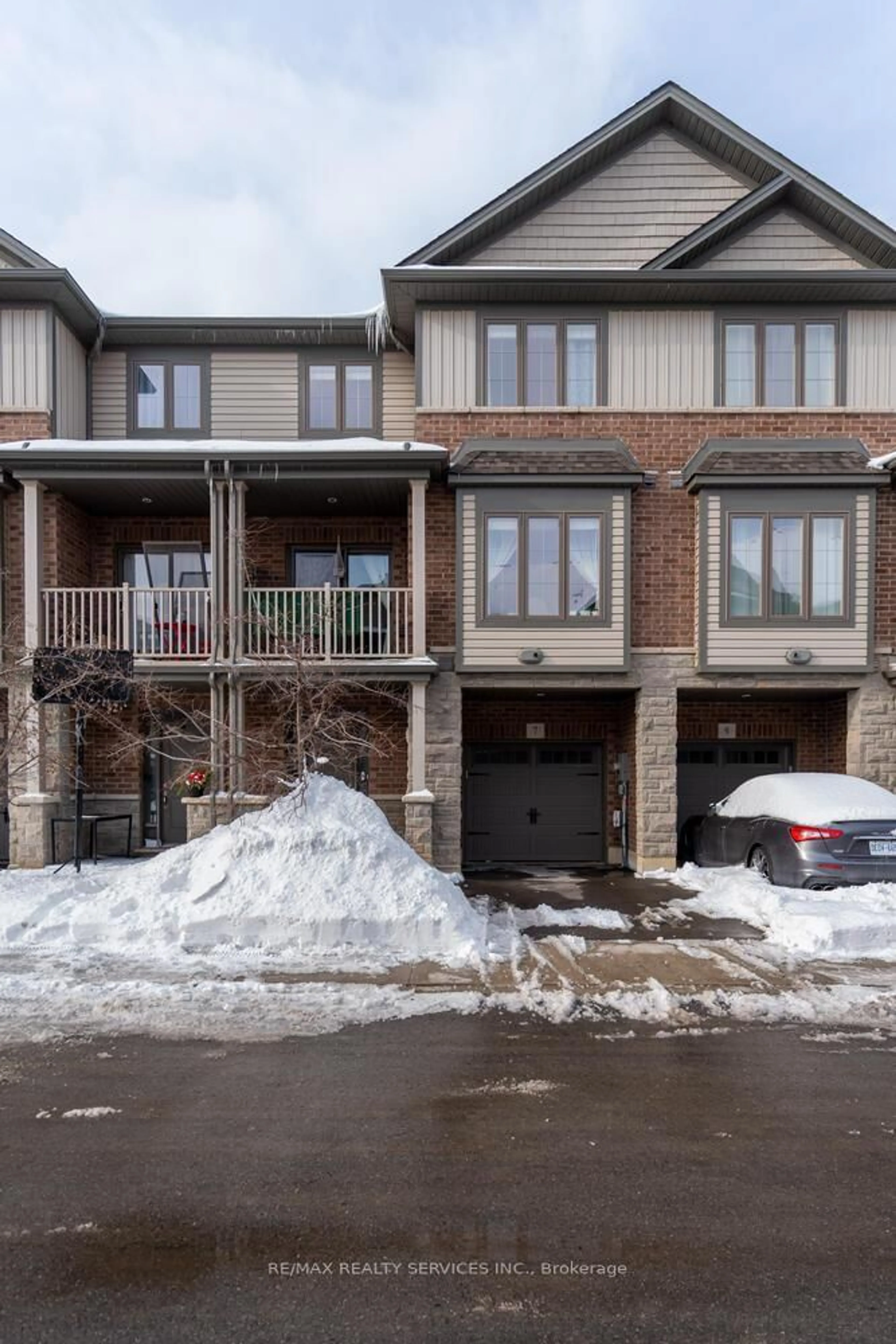 Unknown for 7 RIDGESIDE Lane, Hamilton Ontario L0R 2H1