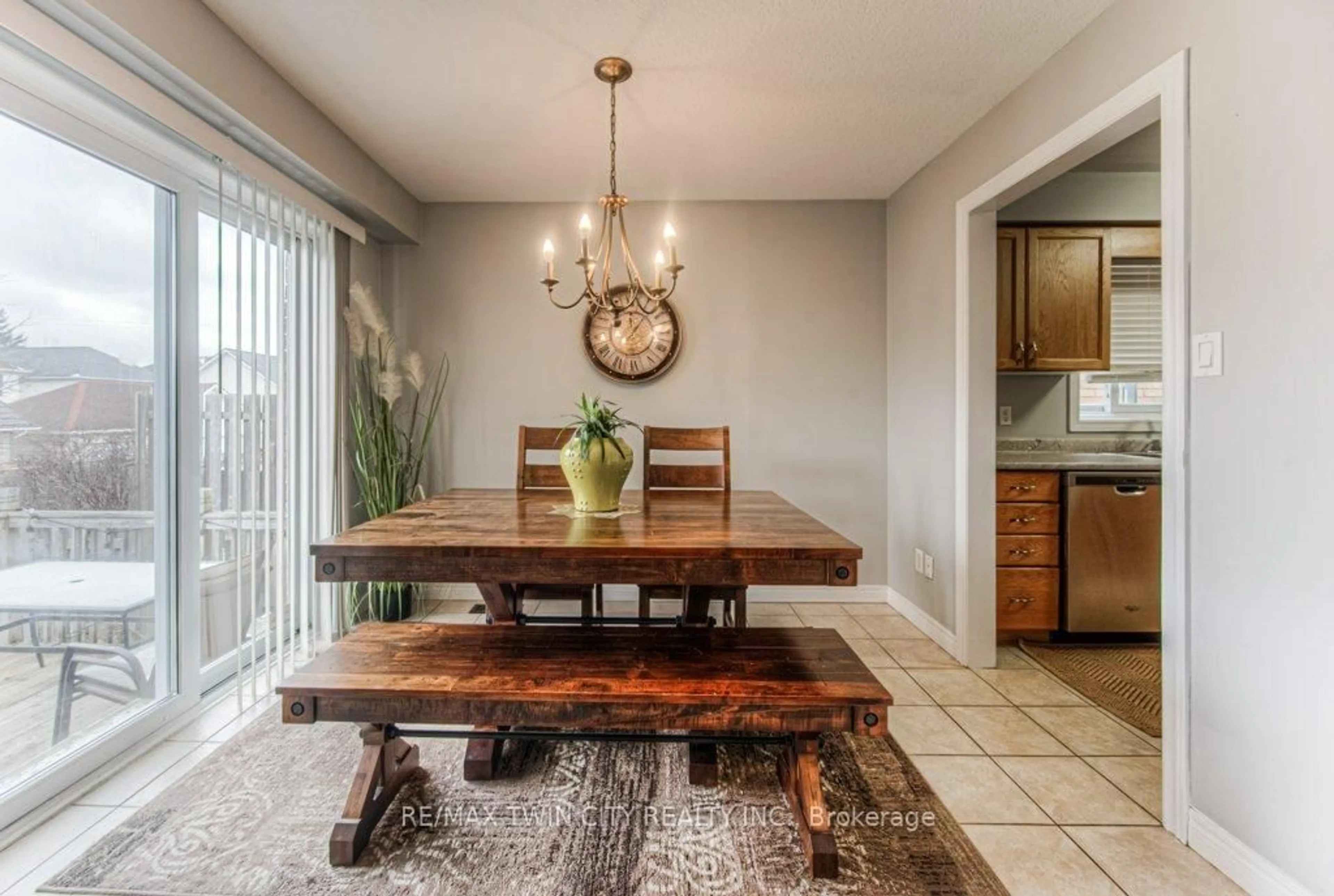 Dining room, unknown for 691 Karlsfeld Rd, Waterloo Ontario N2T 2V3