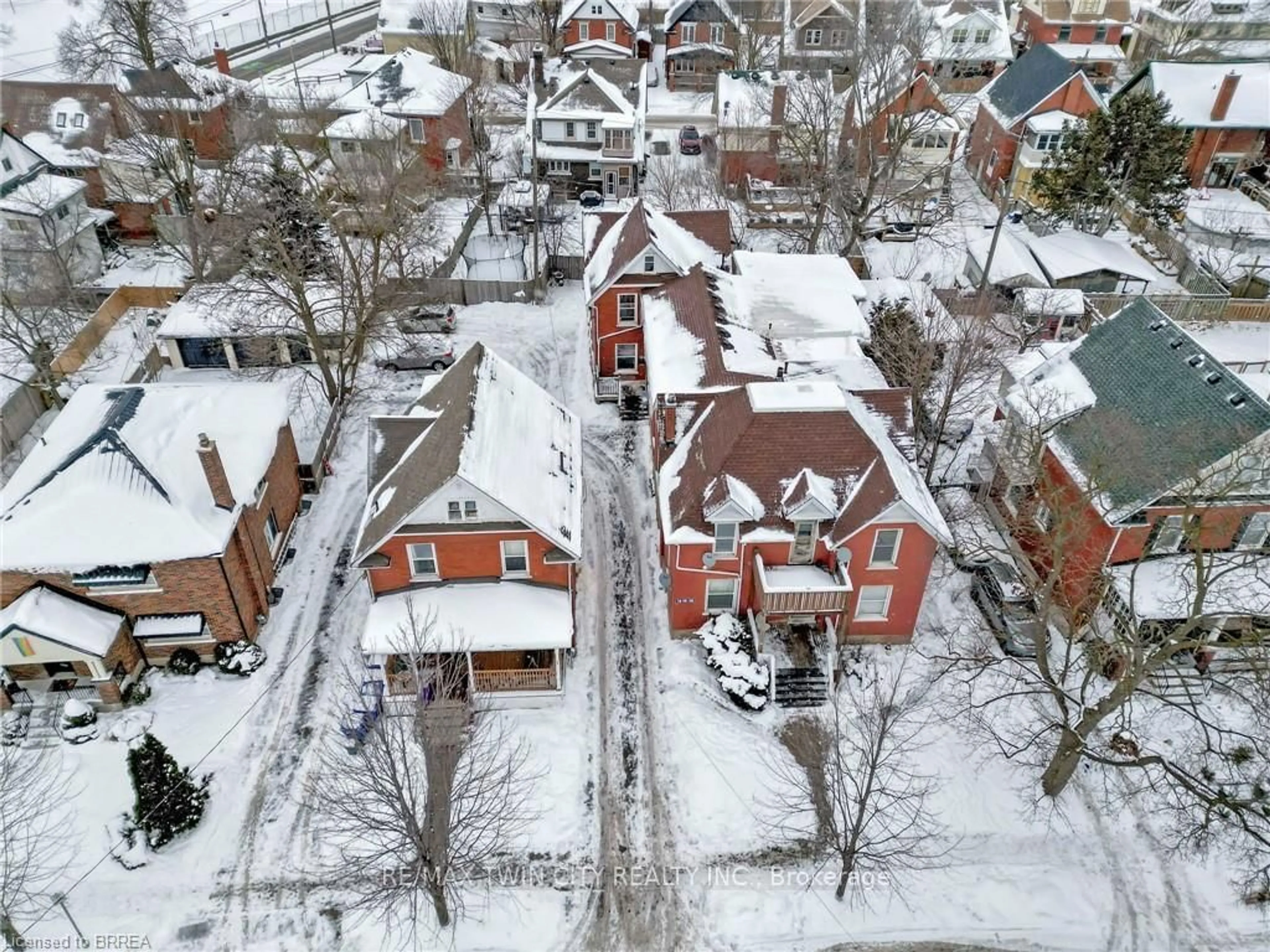 A pic from outside/outdoor area/front of a property/back of a property/a pic from drone, street for 14-20 Brubacher St, Kitchener Ontario N2H 2V9