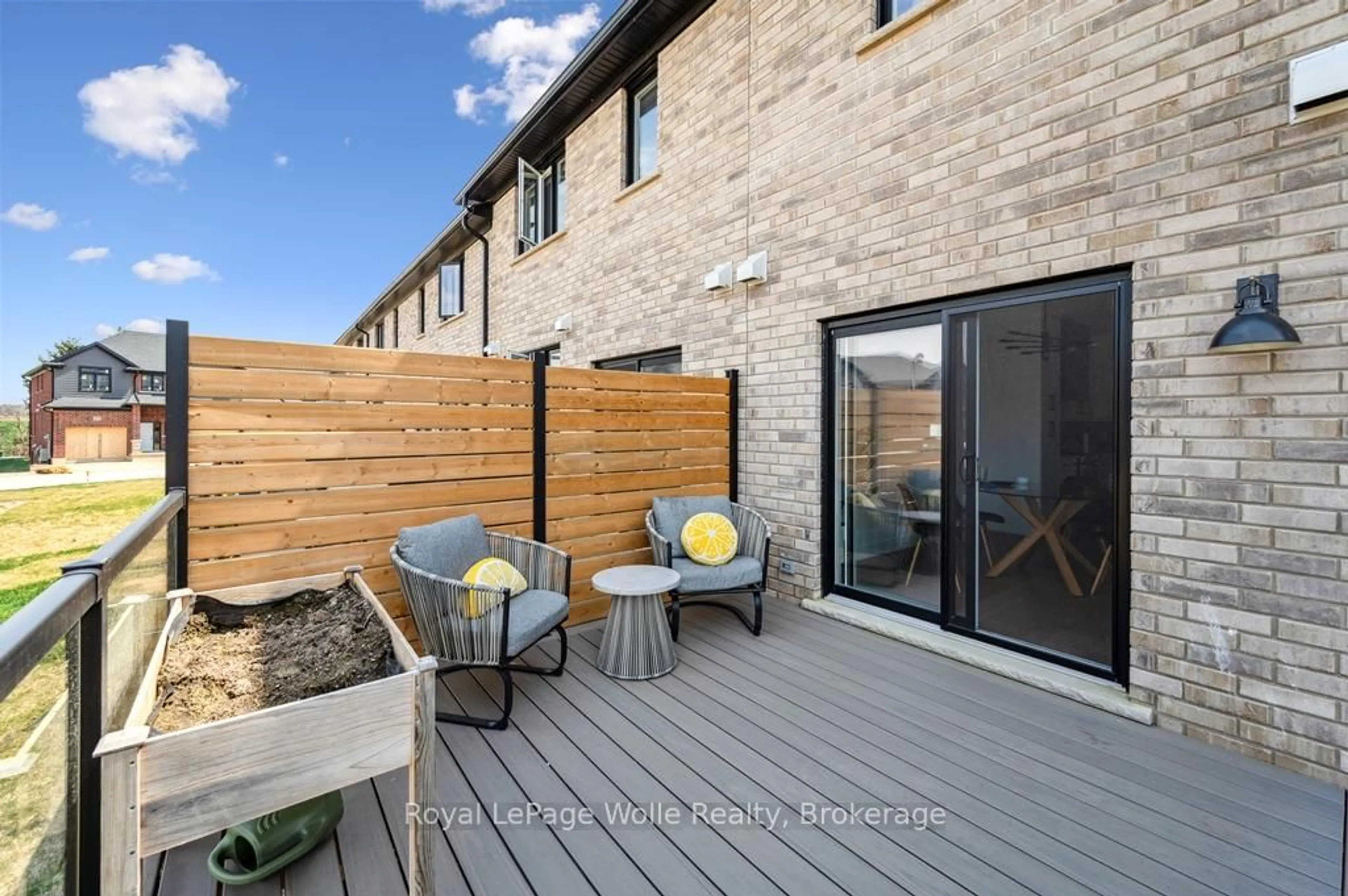 Patio, street for 30 Walker Rd, Ingersoll Ontario N5C 4H3