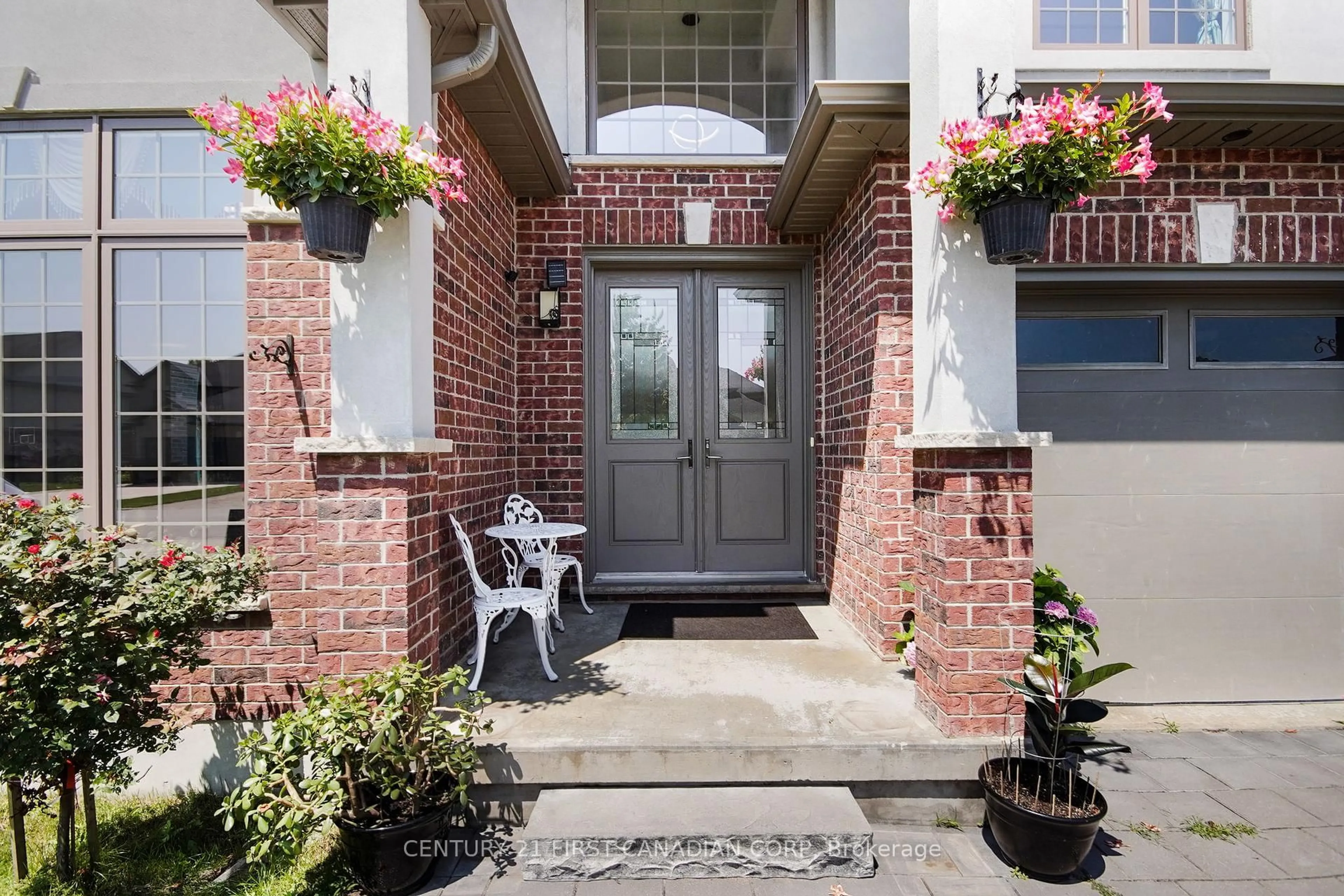 Indoor entryway for 207 UNION Ave, Middlesex Centre Ontario N0L 1R0