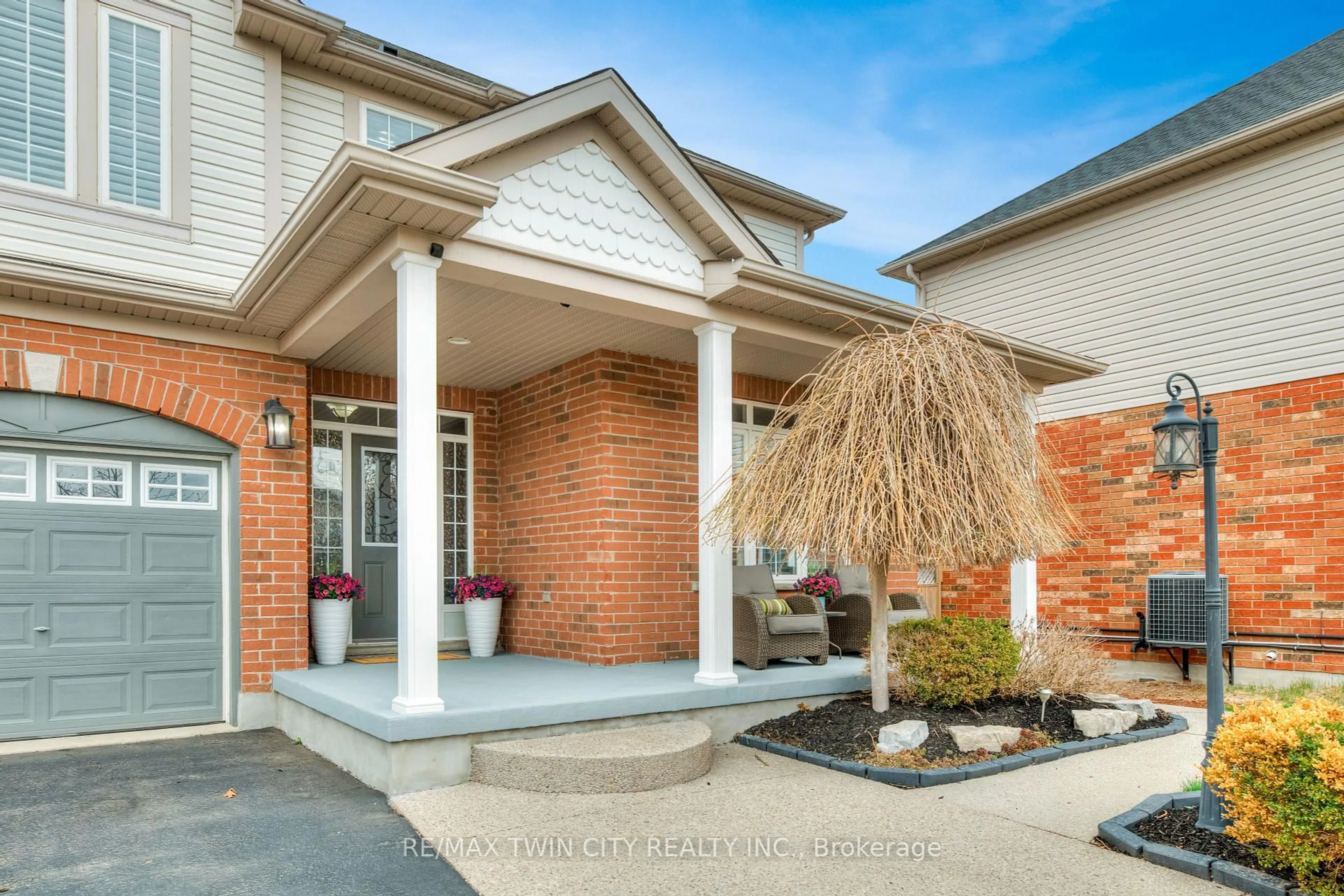 Home with brick exterior material, street for 928 Manorbrook Crt, Kitchener Ontario N2P 2Y2