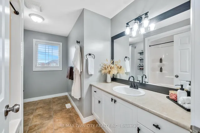 Additional property image - 928 Manorbrook Crt
